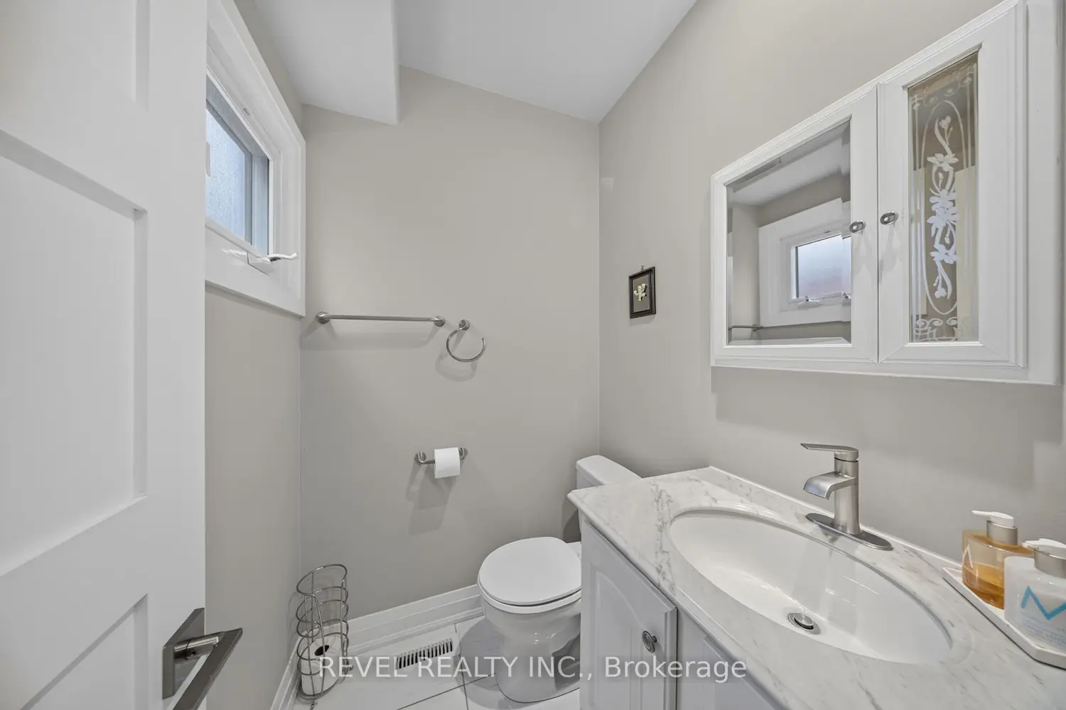 30 Hallen Road photo 4