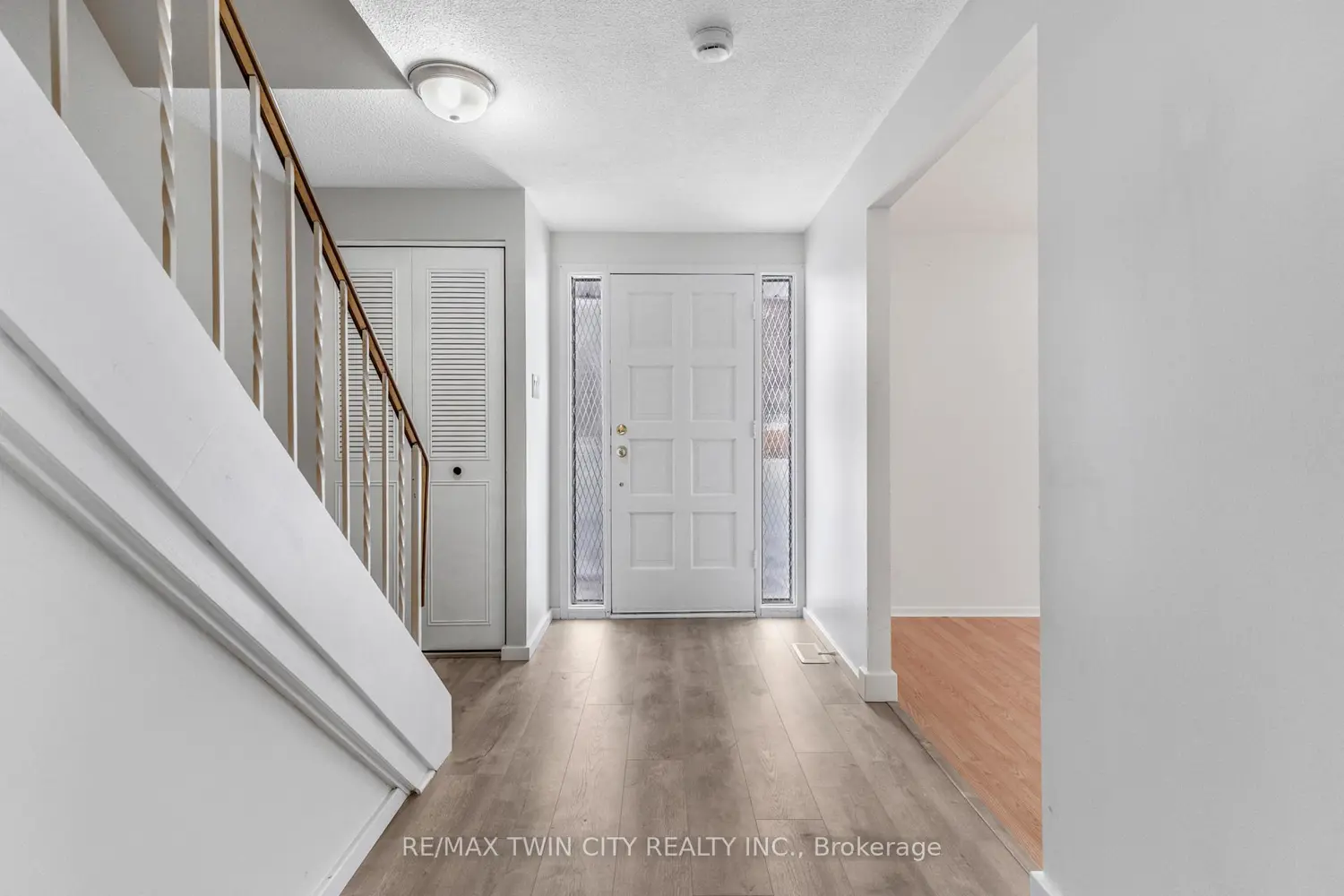 111 Manor Drive photo 2