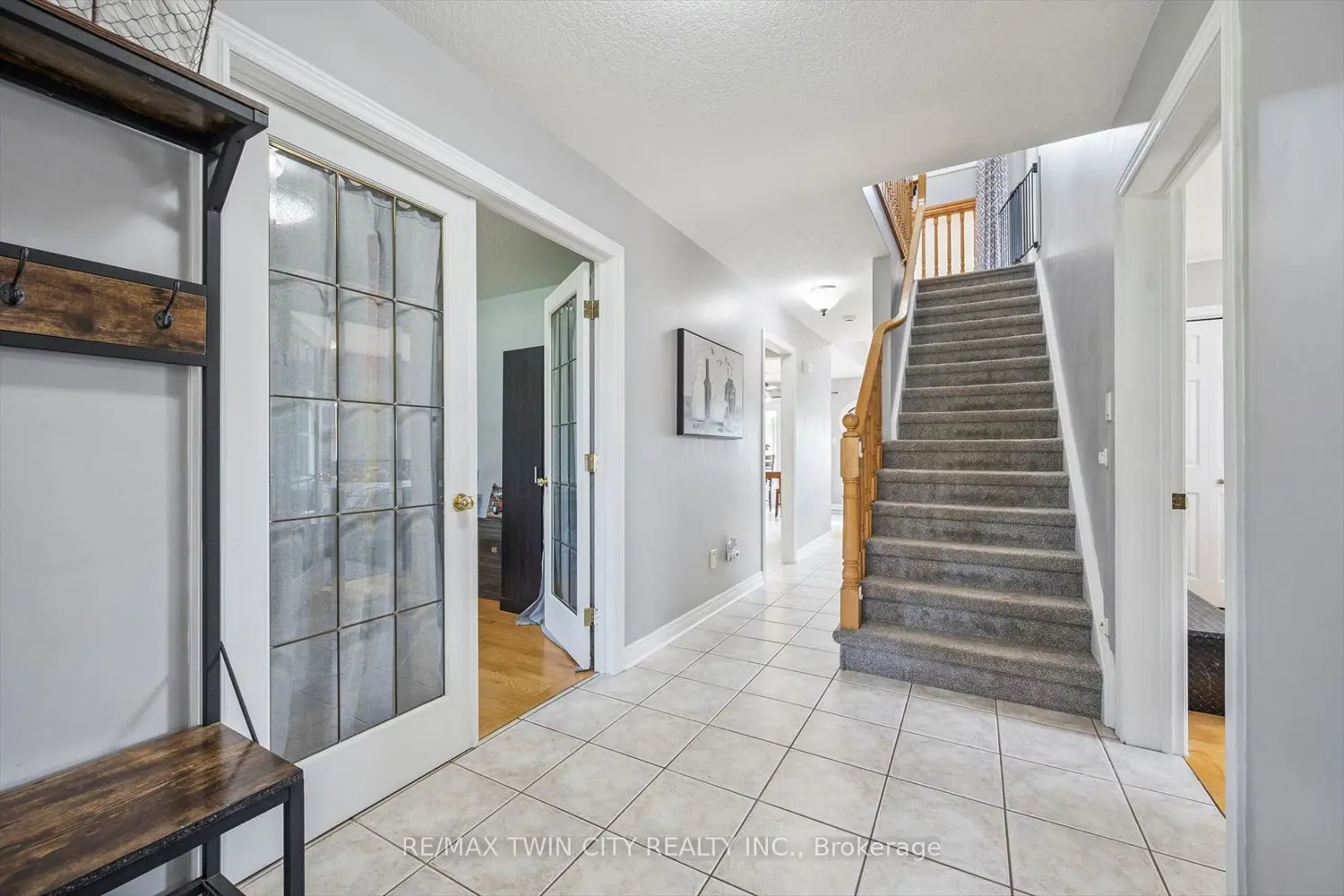 15 Zinkann Crescent photo 3