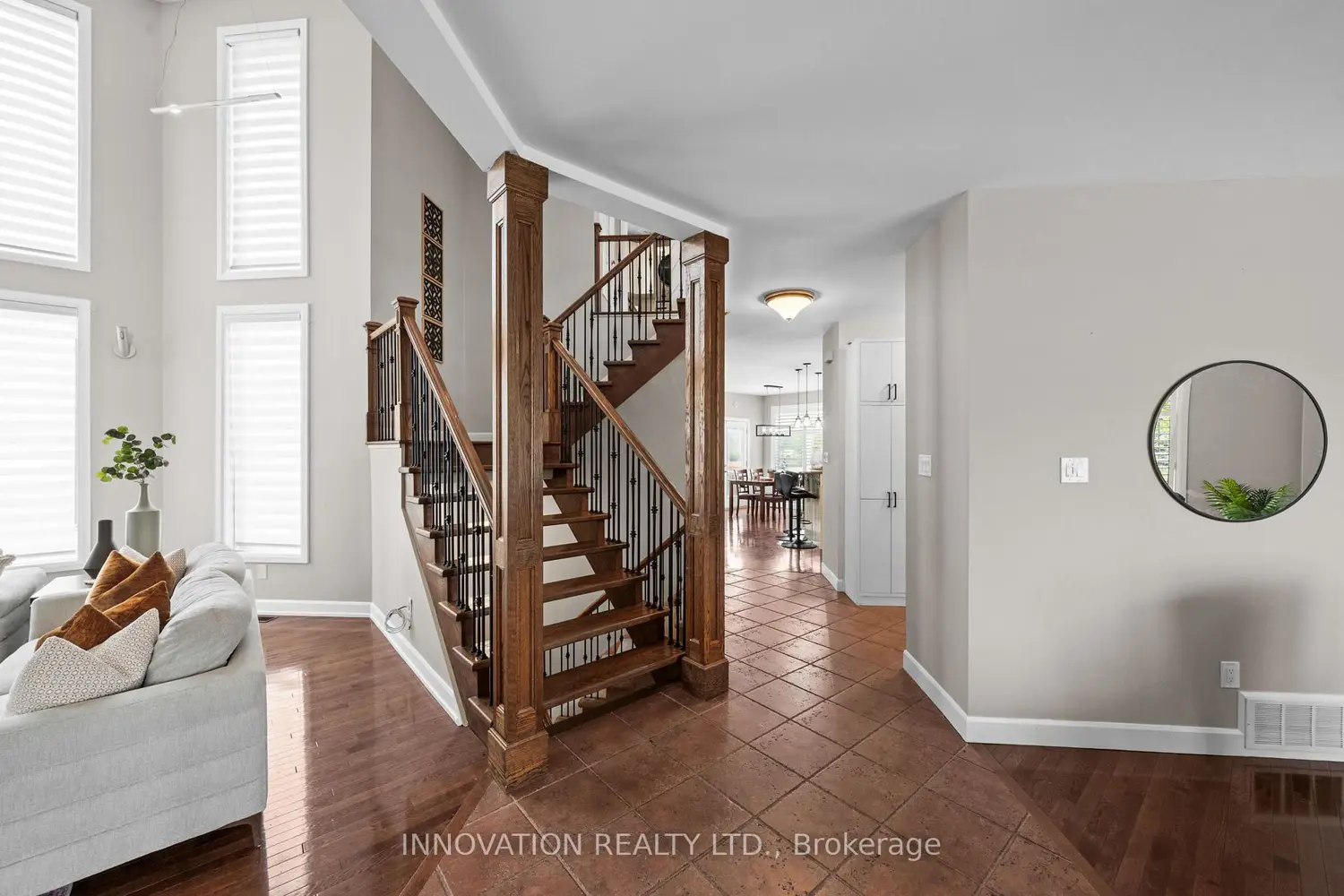 6598 Courtland Grove Crescent photo 5