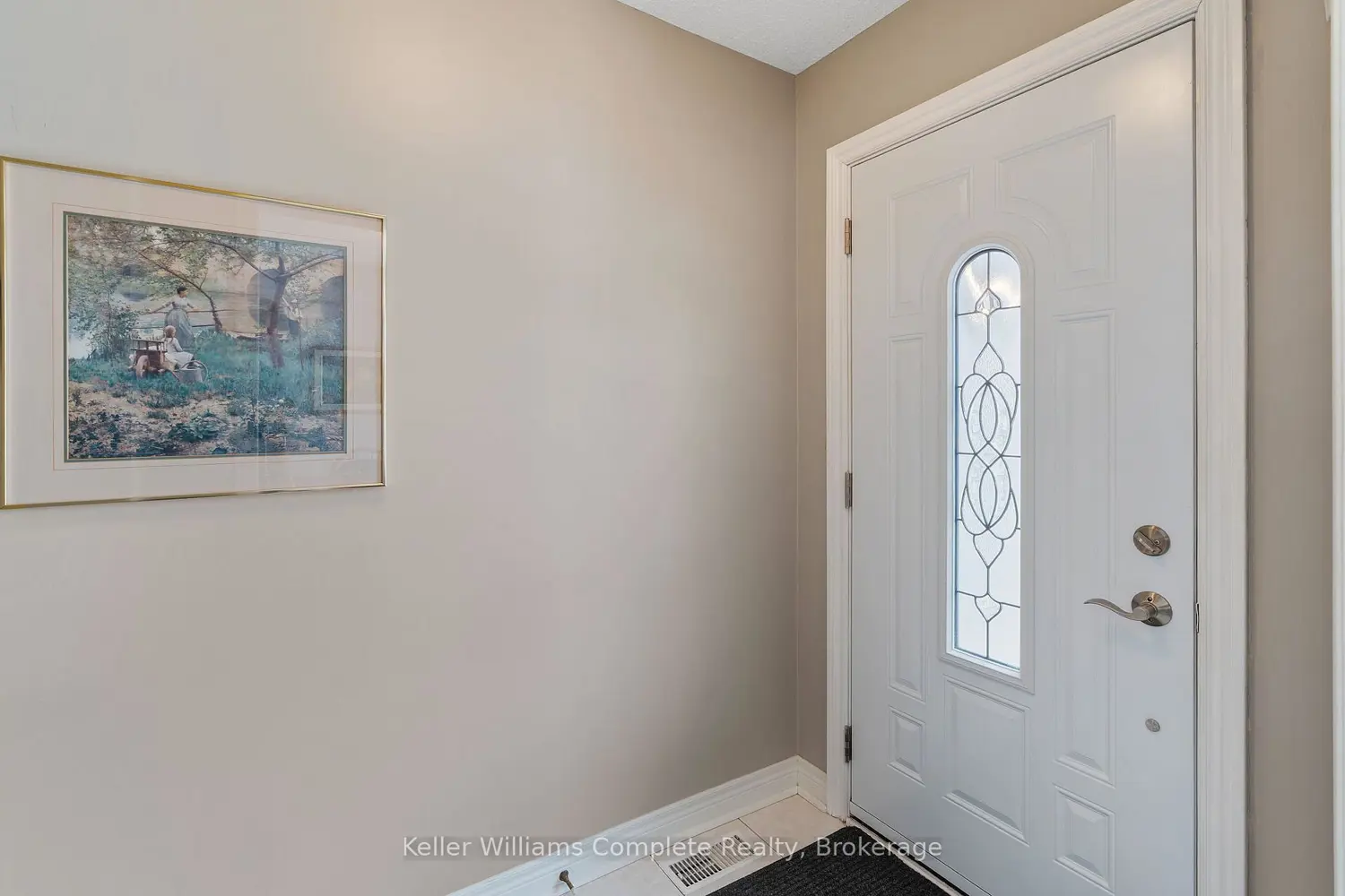 51 Redtail Crescent photo 2