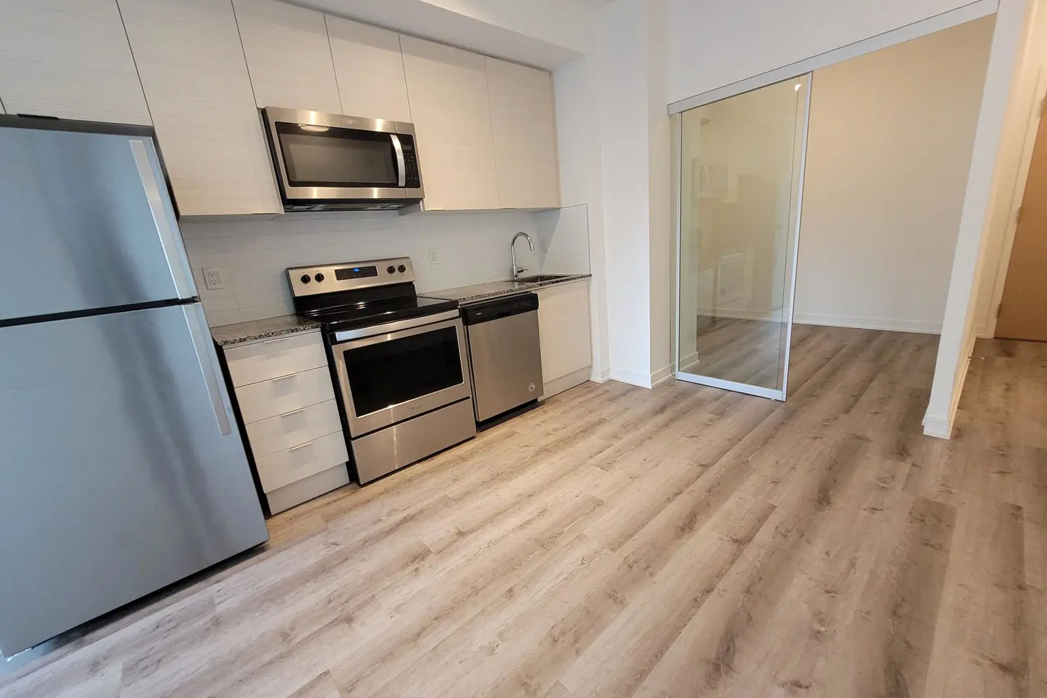 621 Sheppard Avenue 710 photo 3