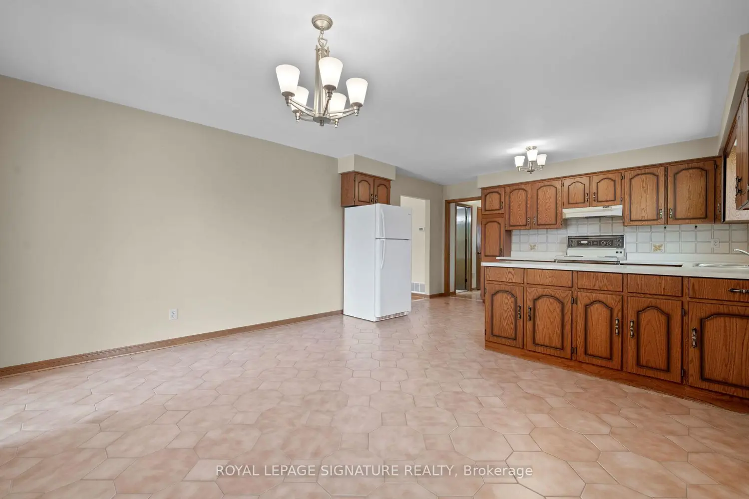 5 Acacia Avenue photo 3