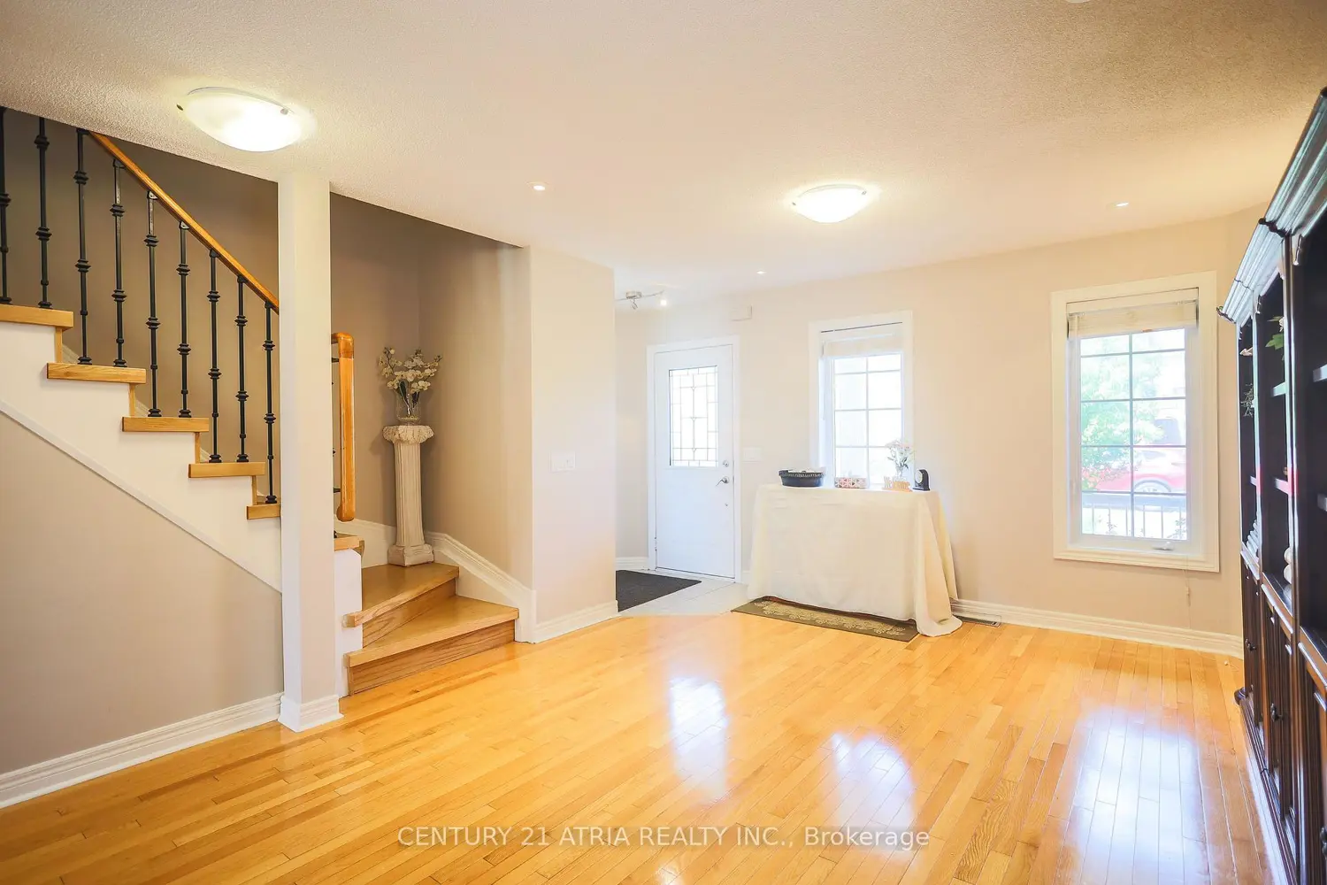 24 William Grant Road photo 3
