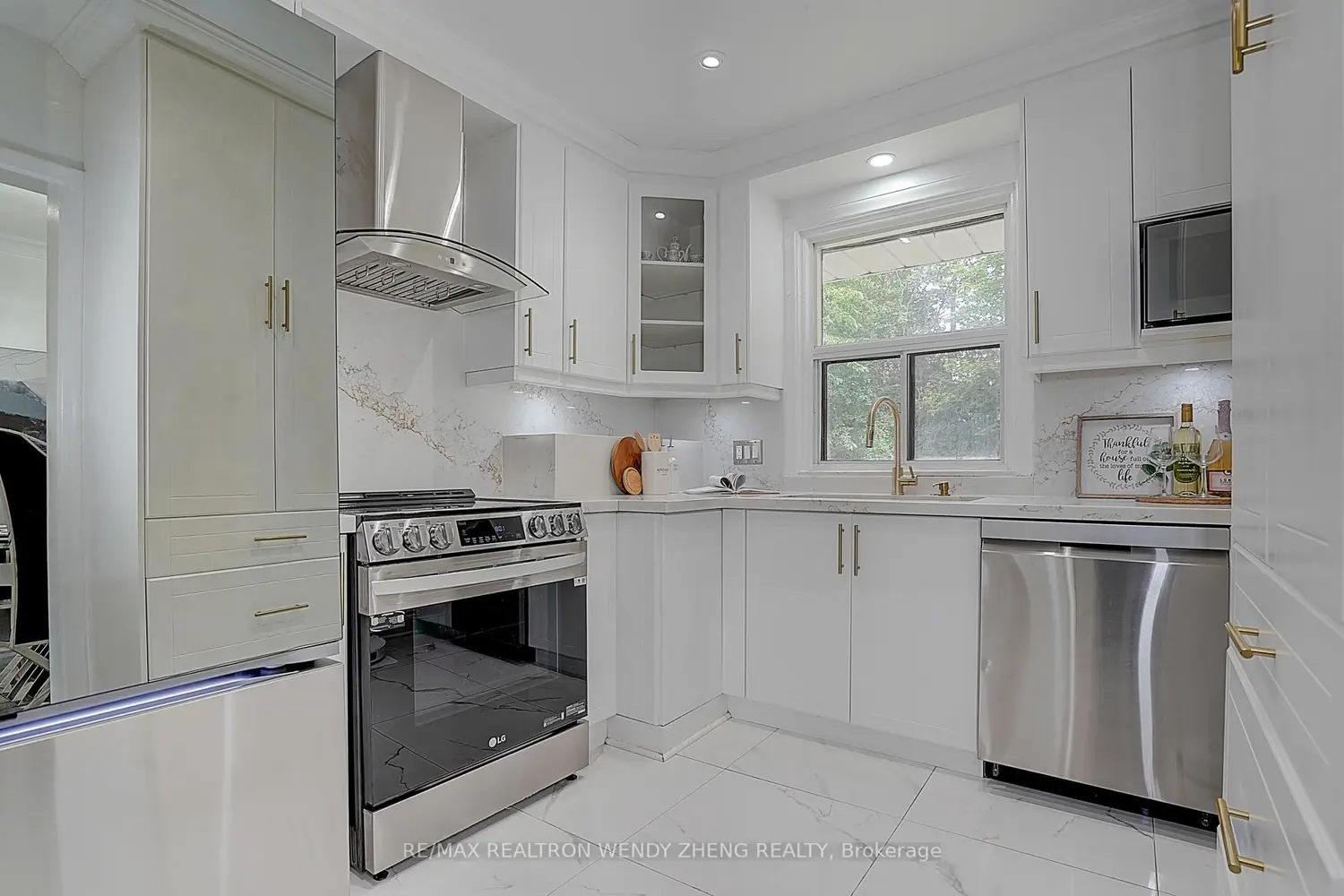 18 Courton Drive photo 3