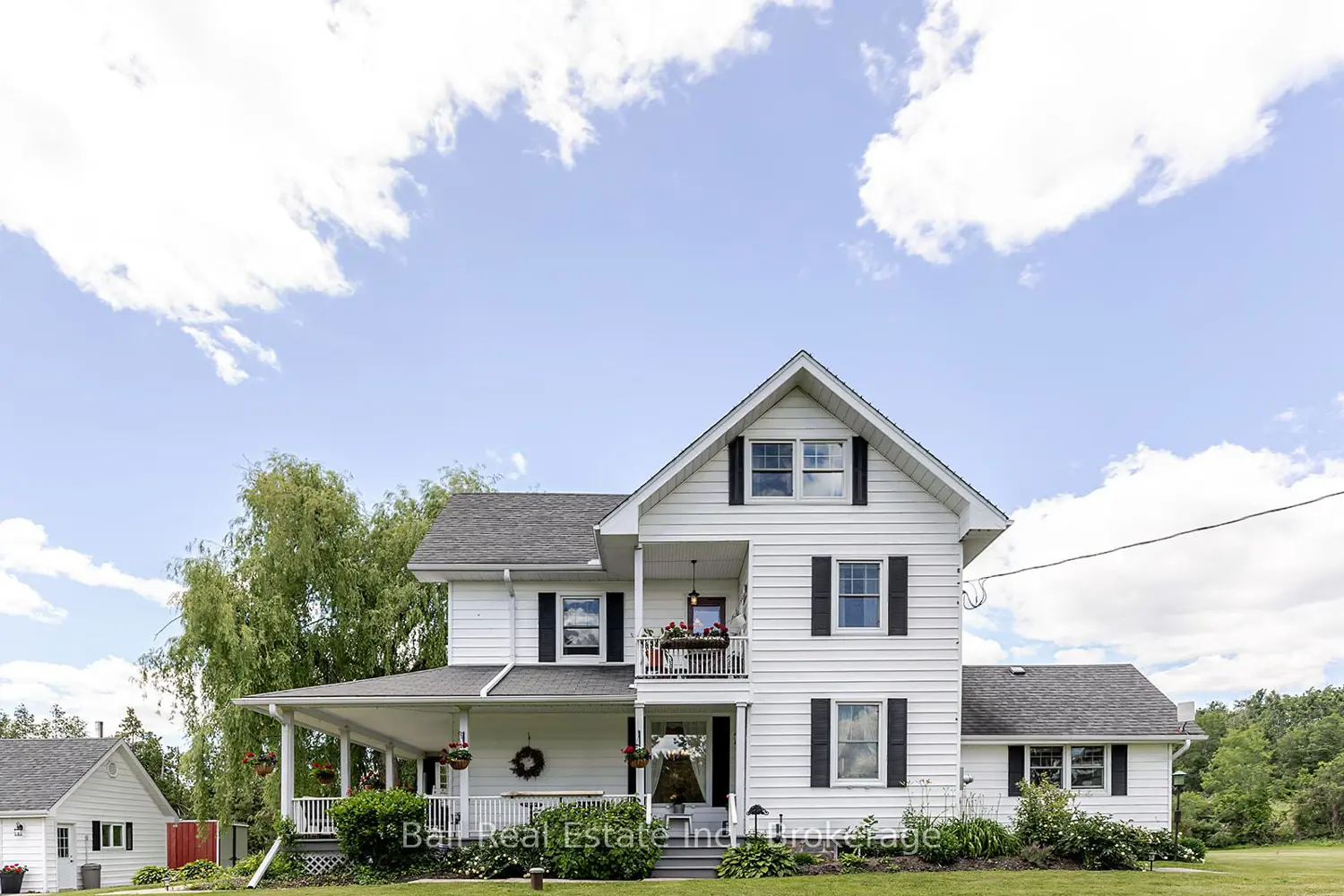 734 Tara Road photo 2