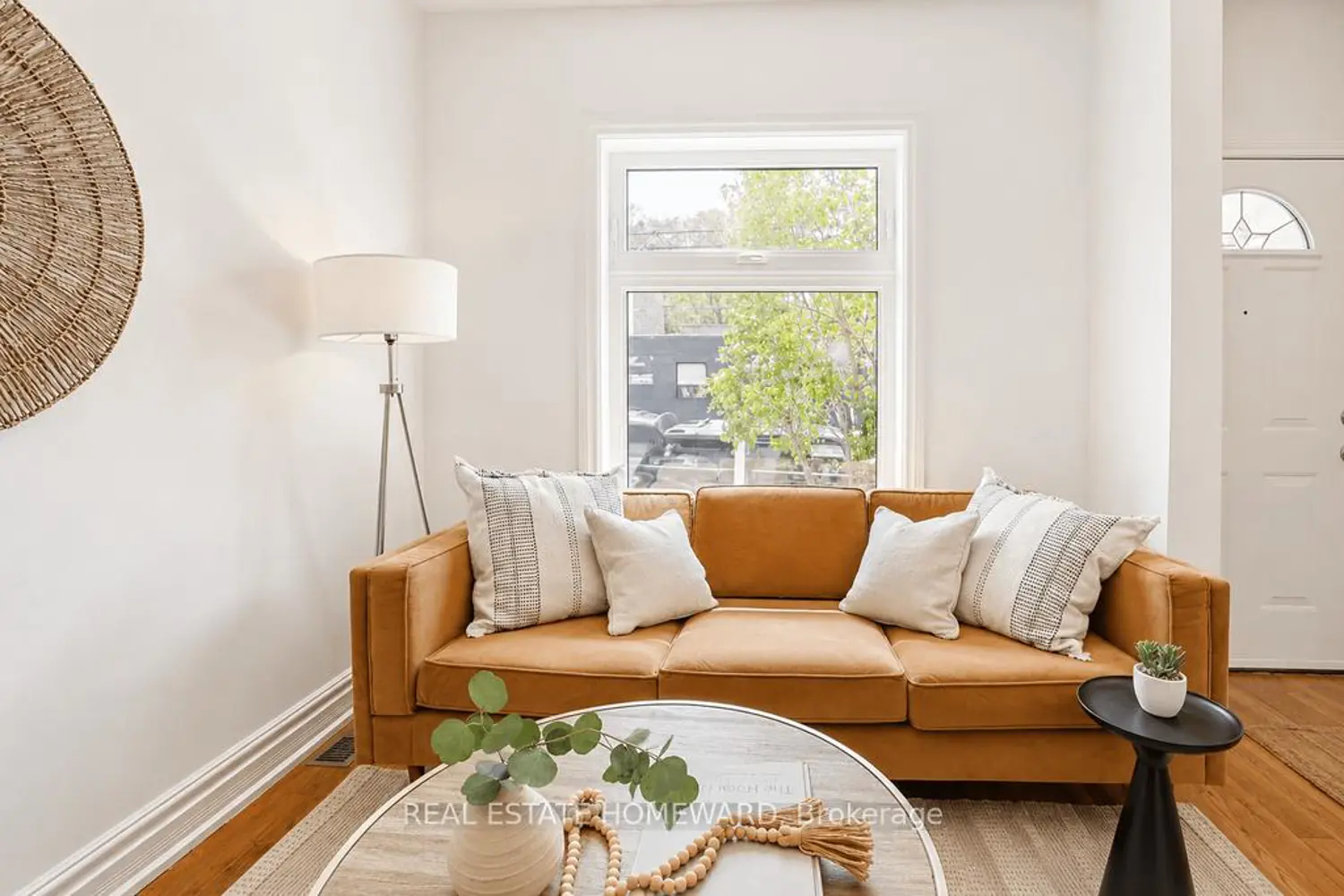 91 Carlaw Avenue photo 4