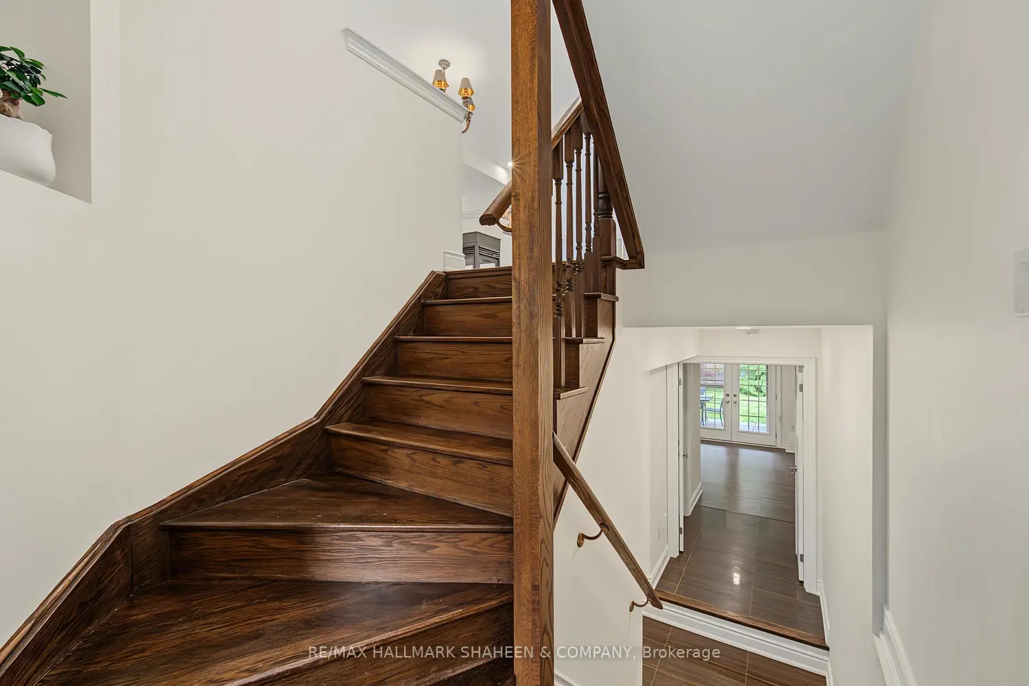 211 Appleton Court photo 4