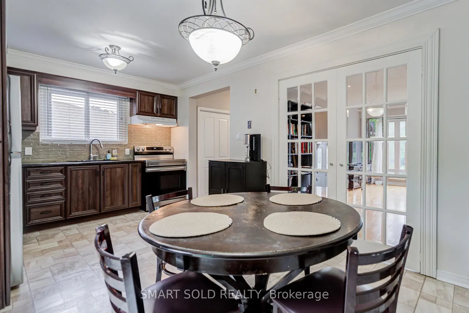 255 Cedar Avenue photo 5