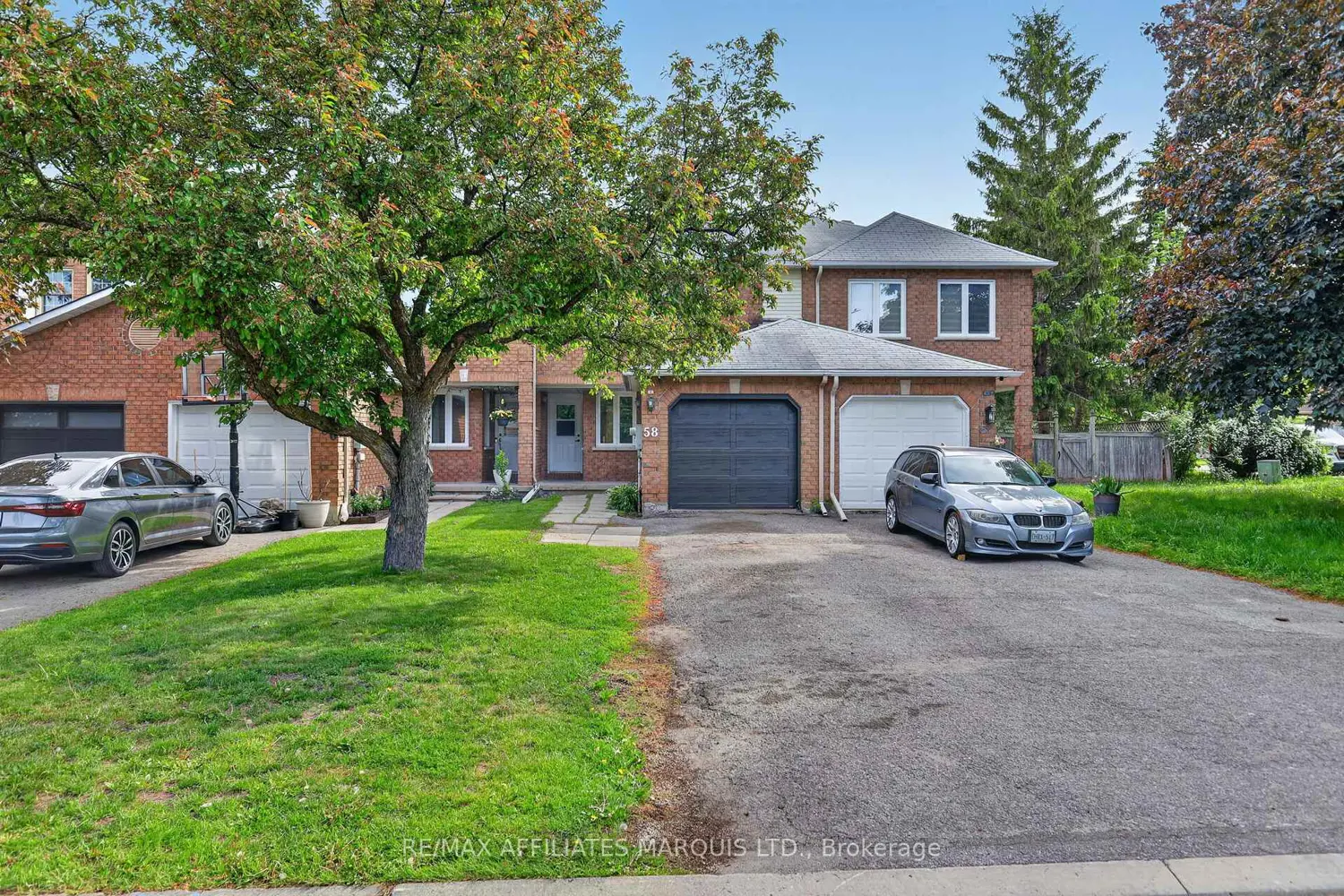 58 Robarts Crescent photo 3