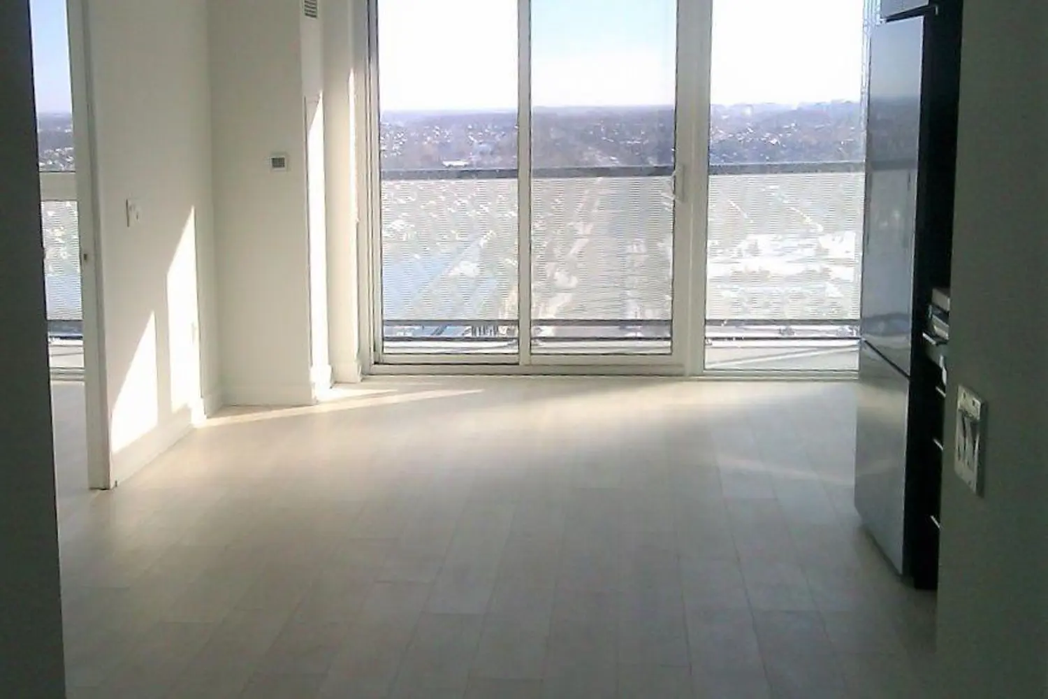 85 Oneida Crescent 1806 photo 3