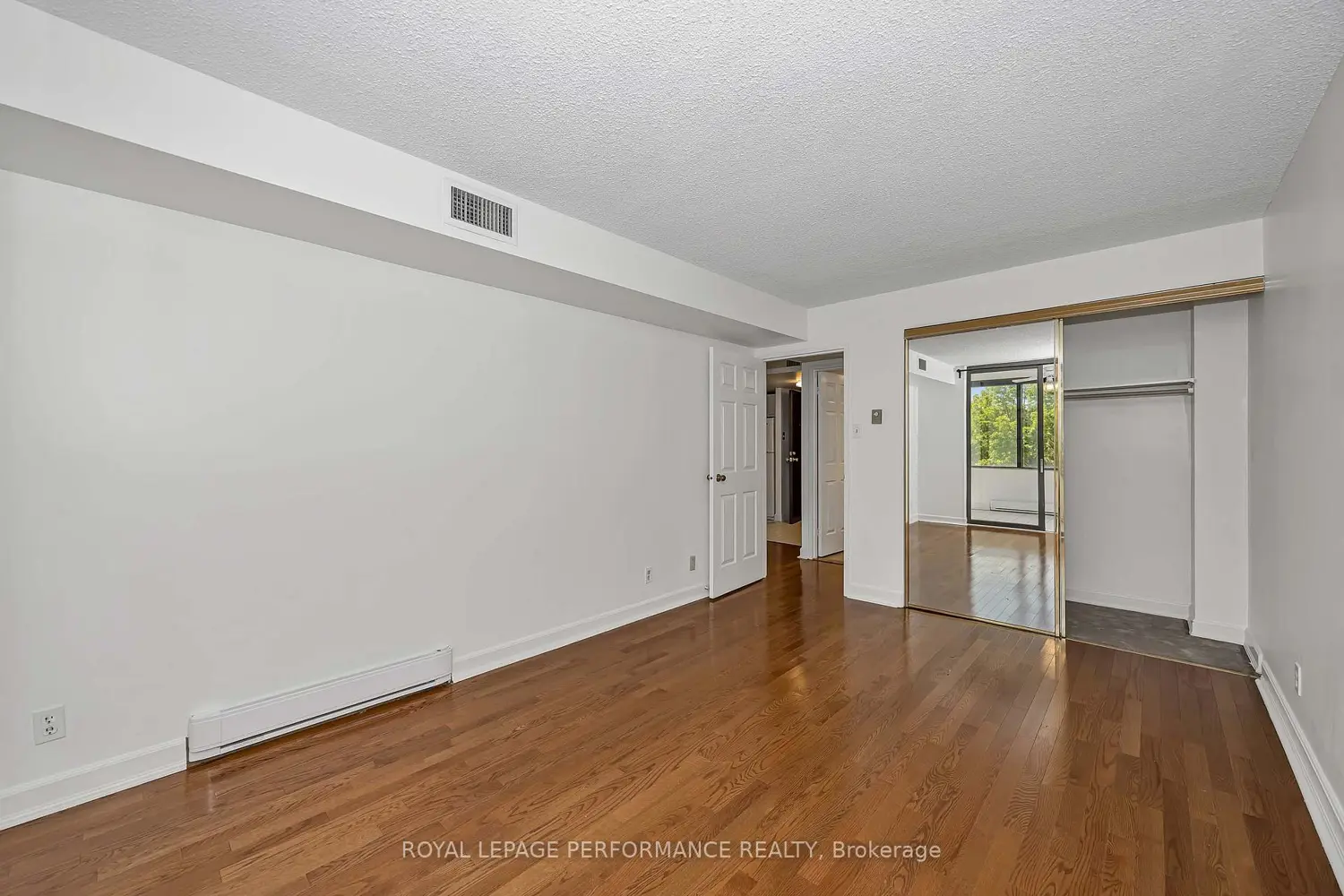 2019 Carling Avenue 408 photo 3