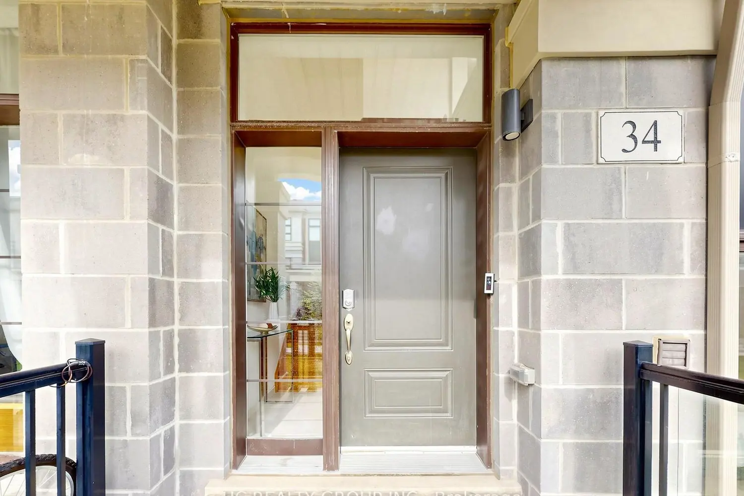 34 Armillo Place photo 2