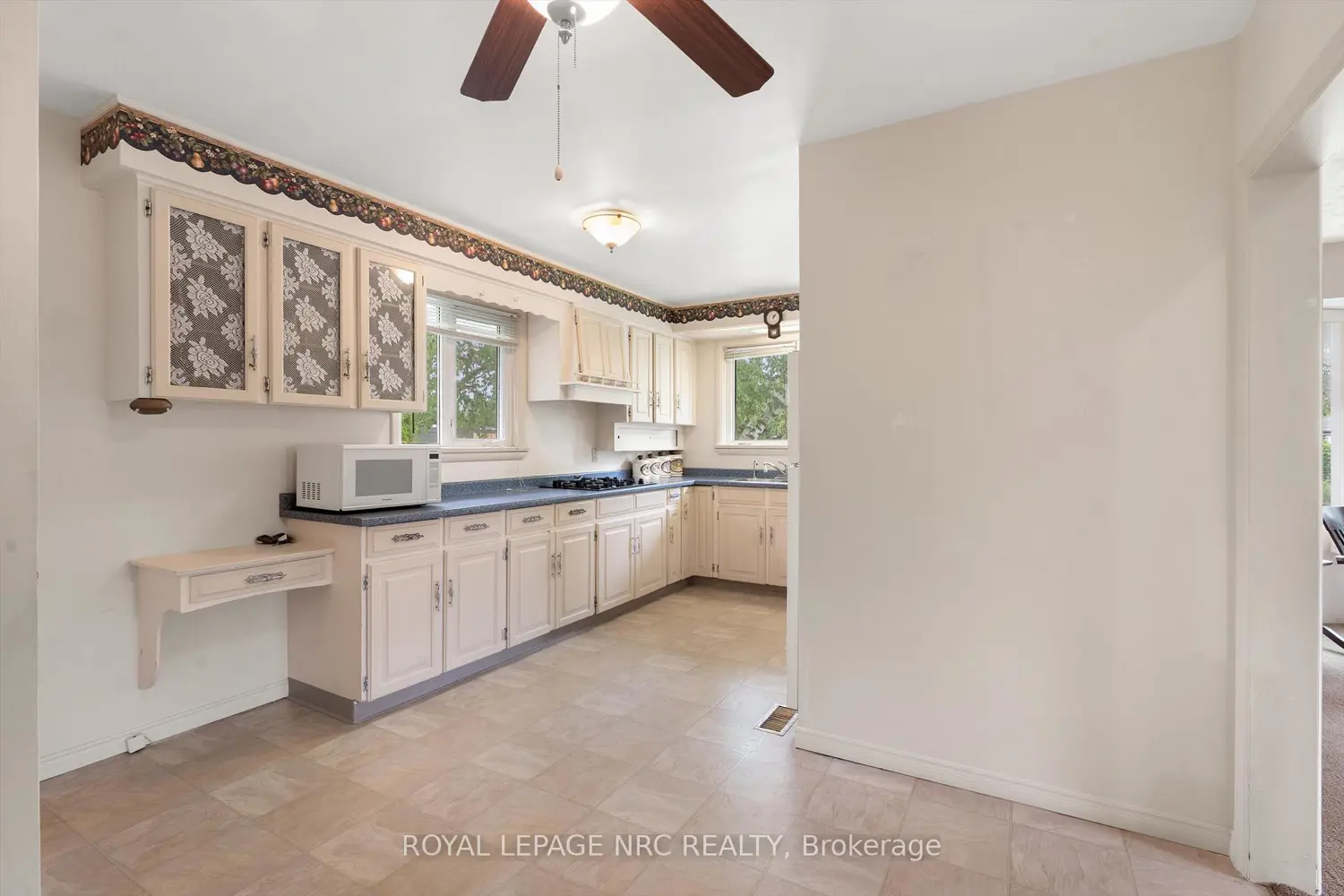 6502 Brock Street photo 4