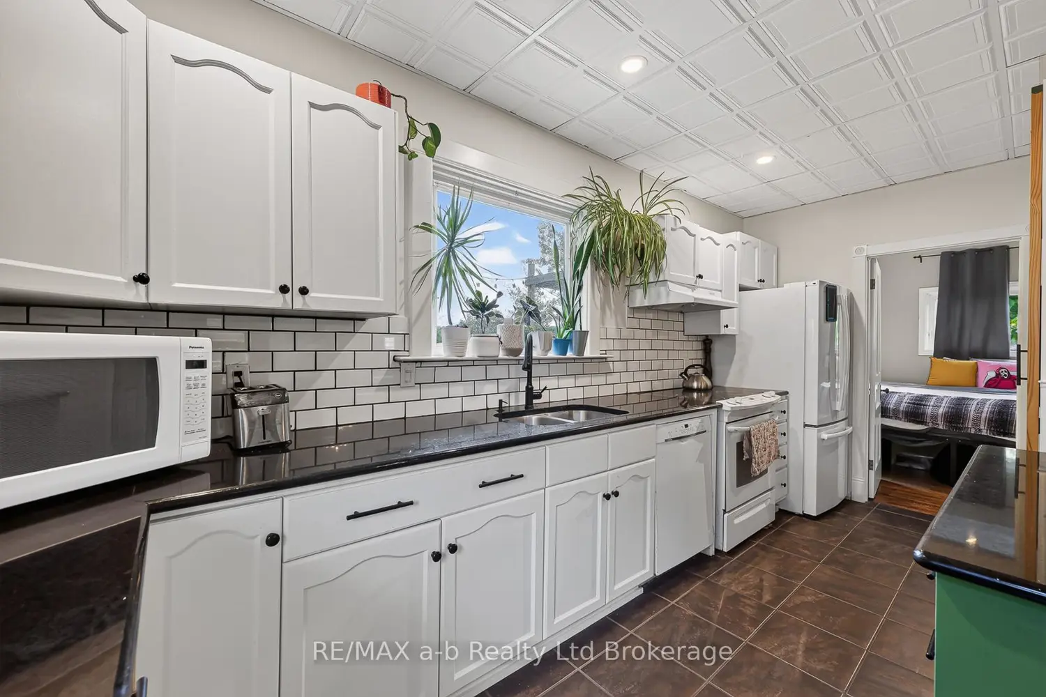 301 Thames Street photo 3