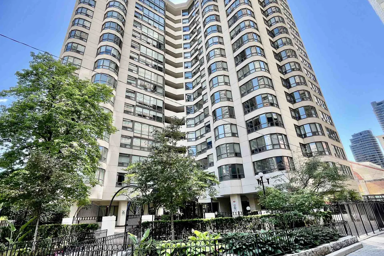 25 Maitland Street 1001