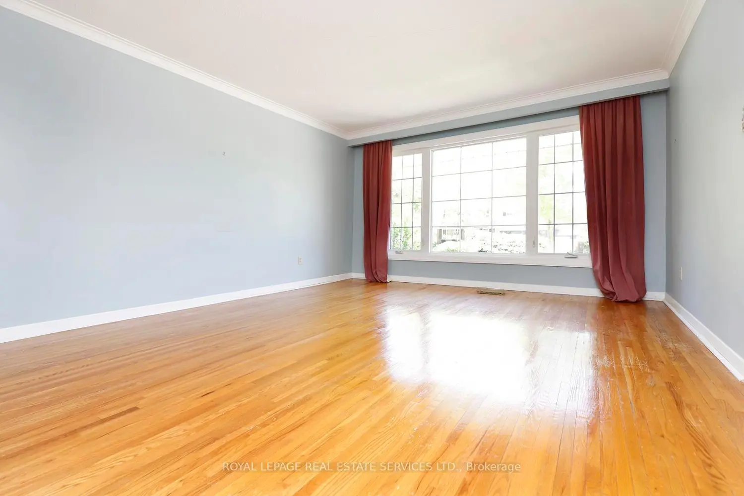 1492 Hillgrove Road photo 3