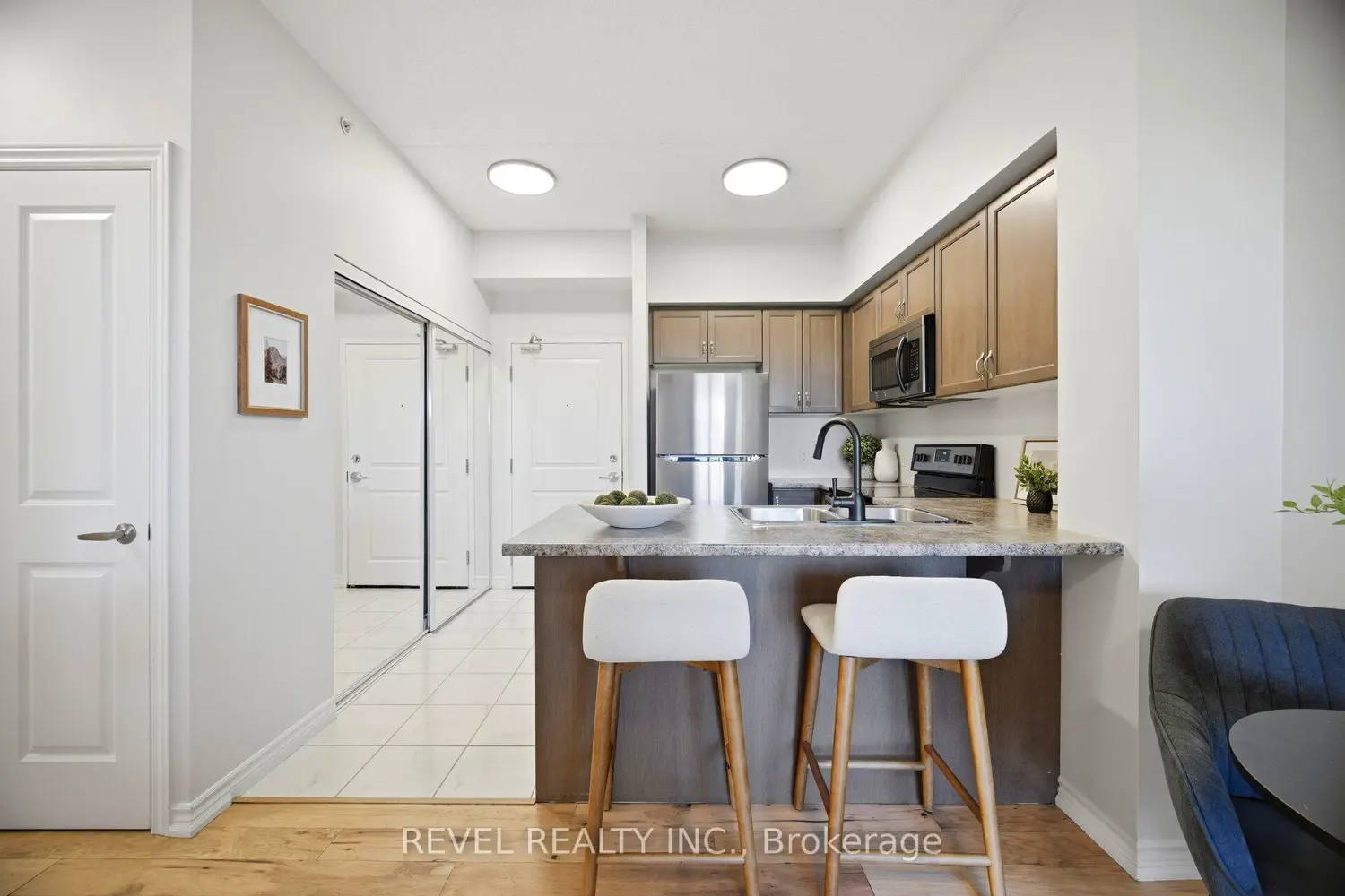 630 Sauve Street 220
