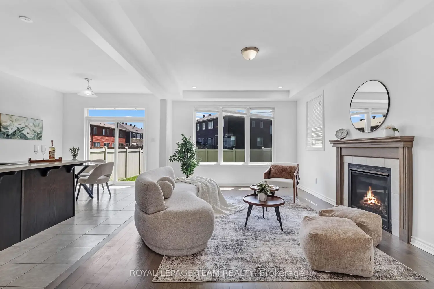 4852 Abbott Street photo 2