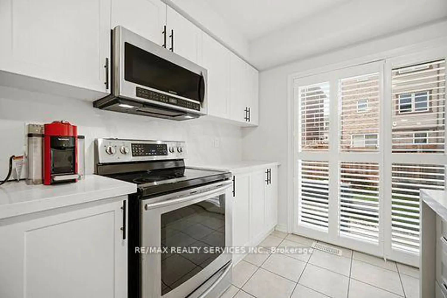 25 Bannister Crescent photo 5