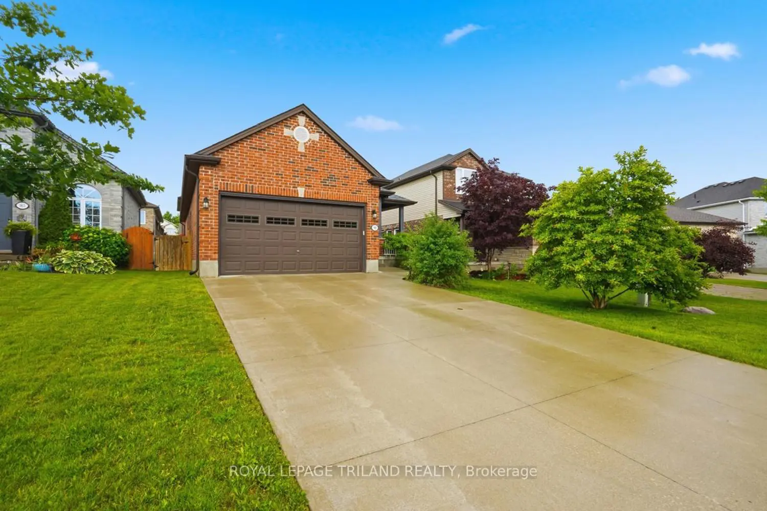 989 Roulston Crescent