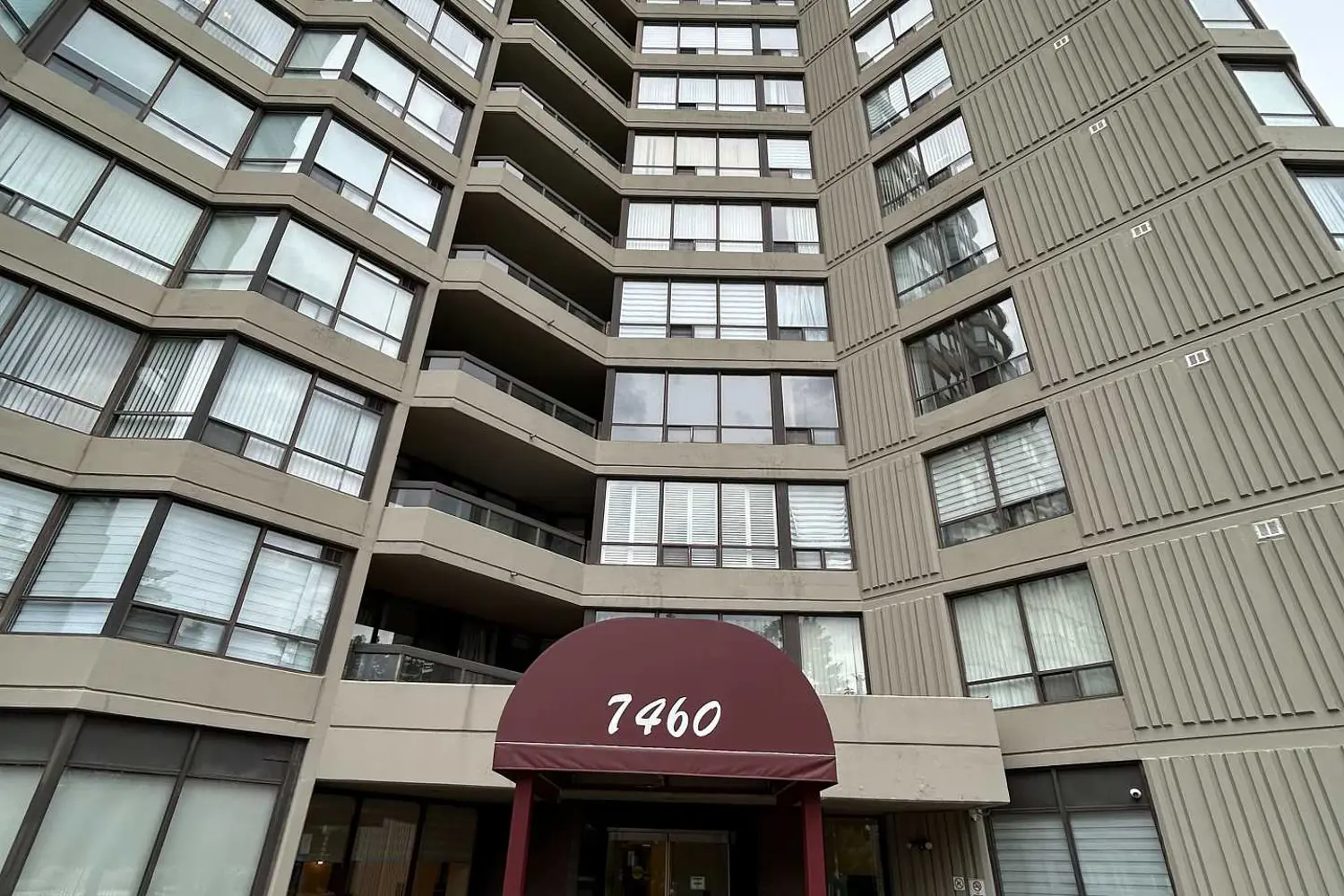 7460 Bathurst 201 photo 2