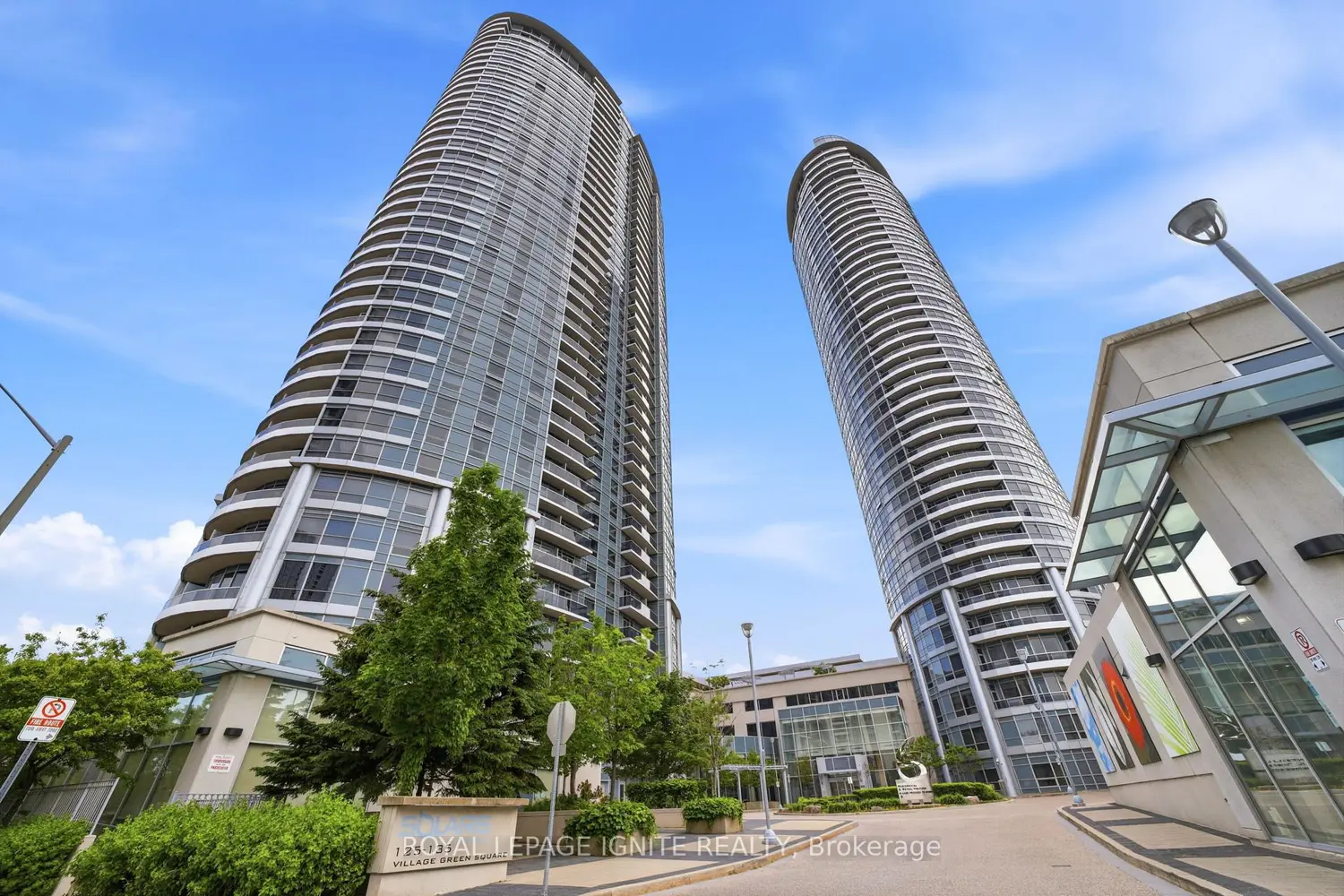 135 Village Green Square 2620