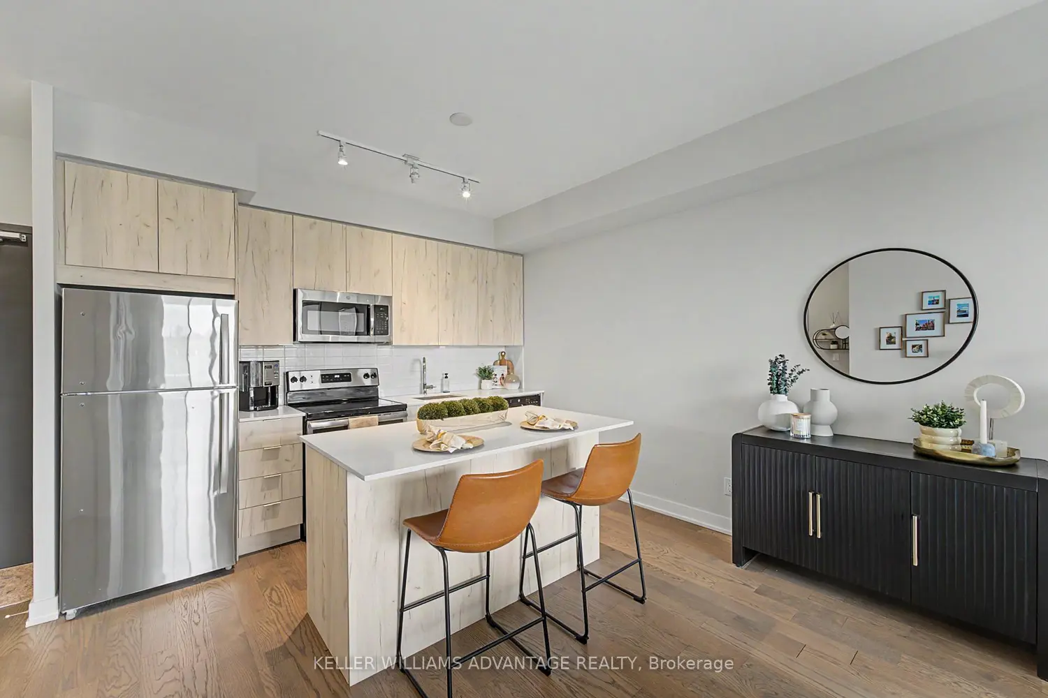 1350 Kingston Road 507 photo 3
