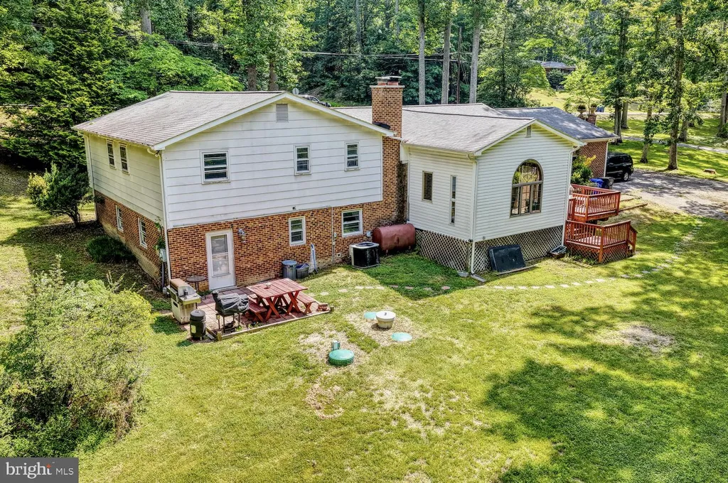 13531 Holly Spring Drive, Waldorf, MD 20601 photo 2