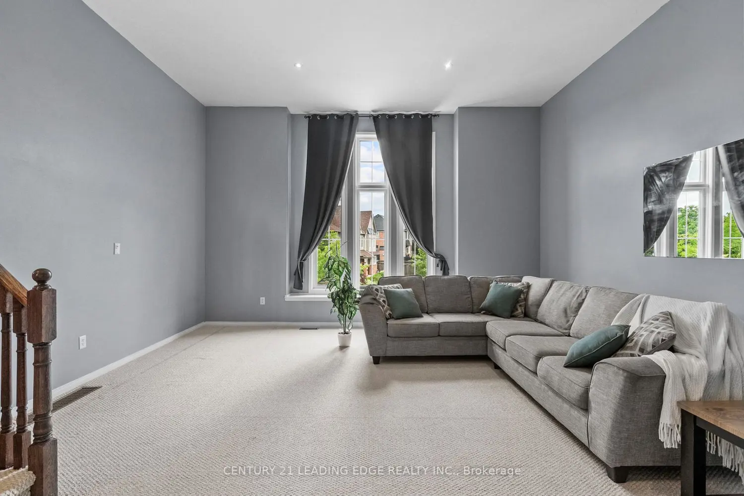 101 Woodbine Place photo 5