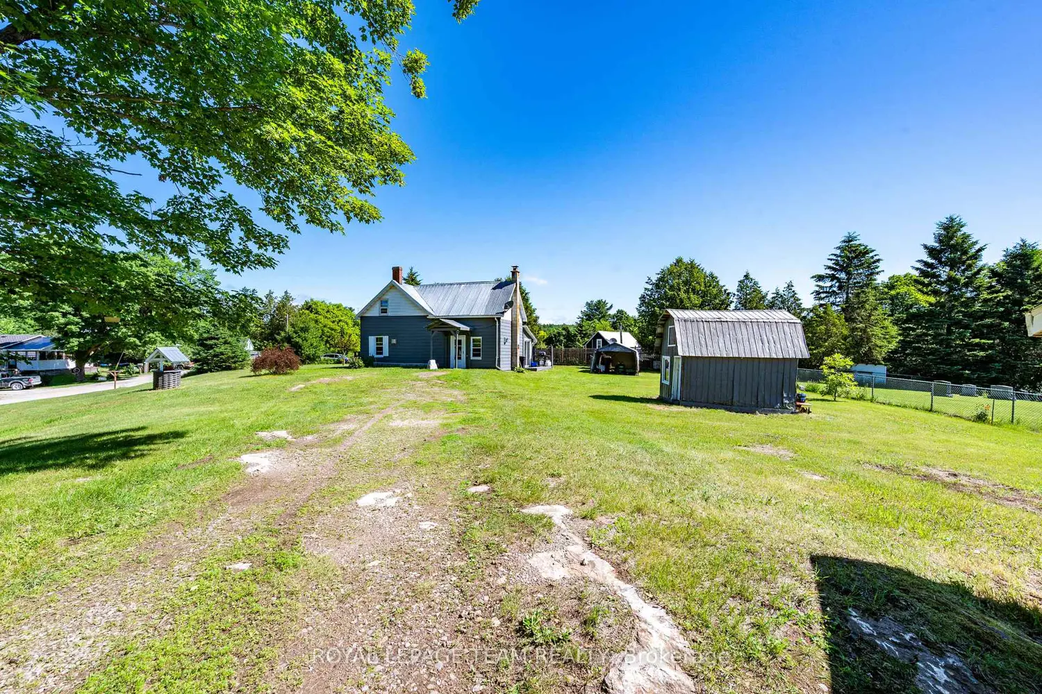 828 Cemetery Road photo 2