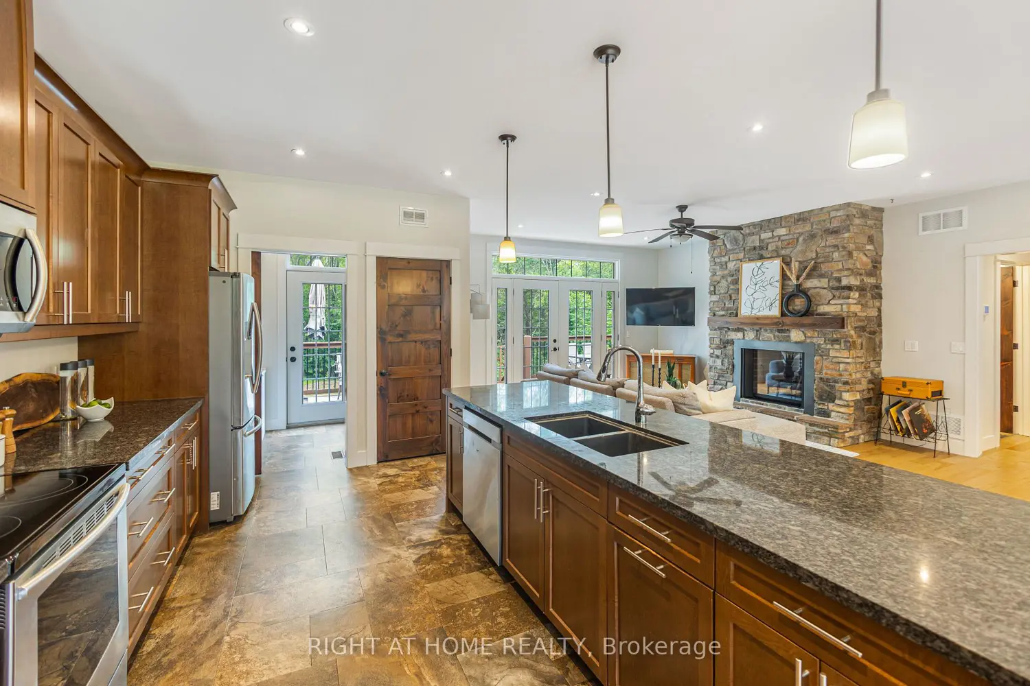 590 Golf Course Road photo 5