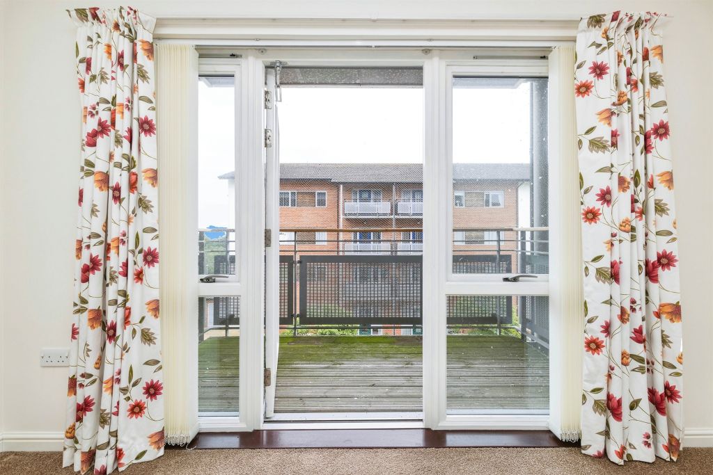 2 bed flat for saleHartfields, Hartlepool TS26 photo 4