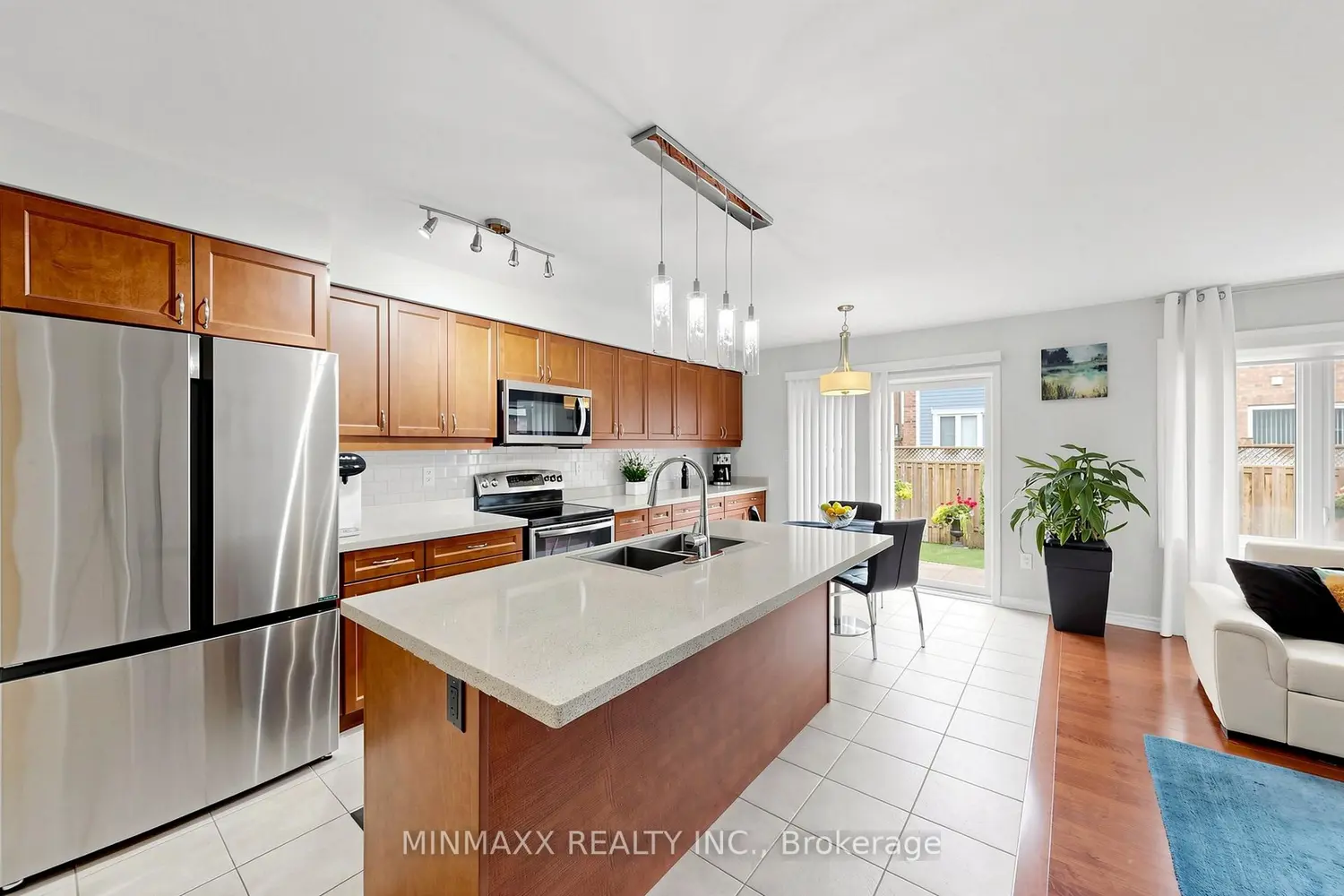 293 Reis Place photo 2