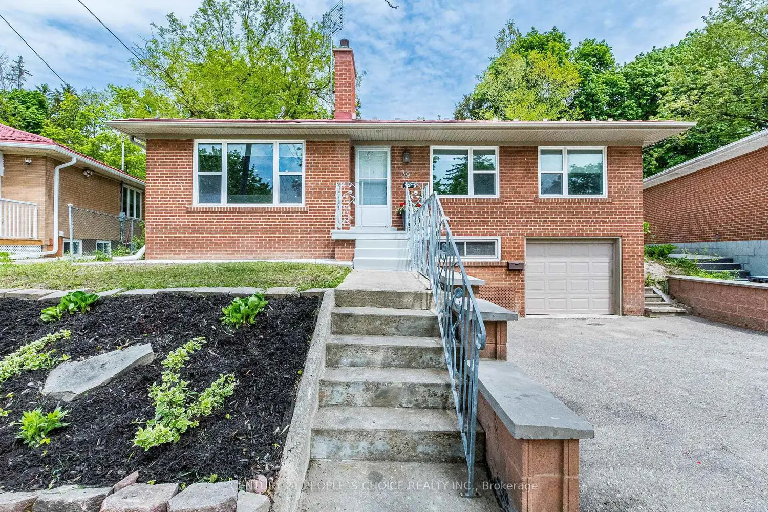 39 Meadowland Drive photo 2