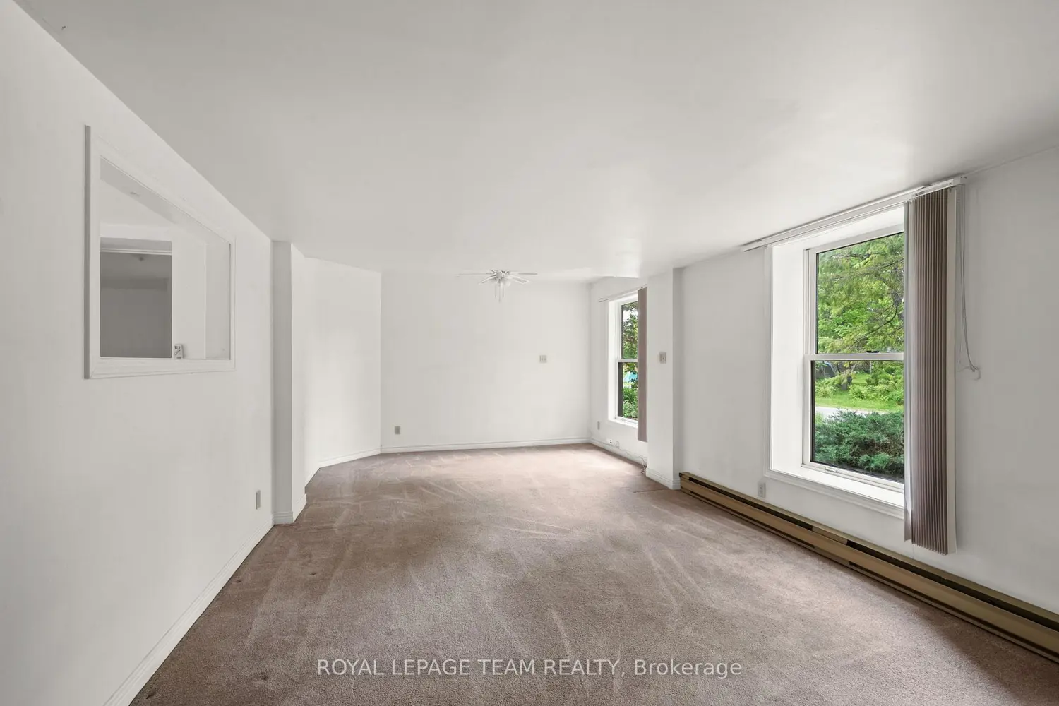 634 Elgin Street photo 4