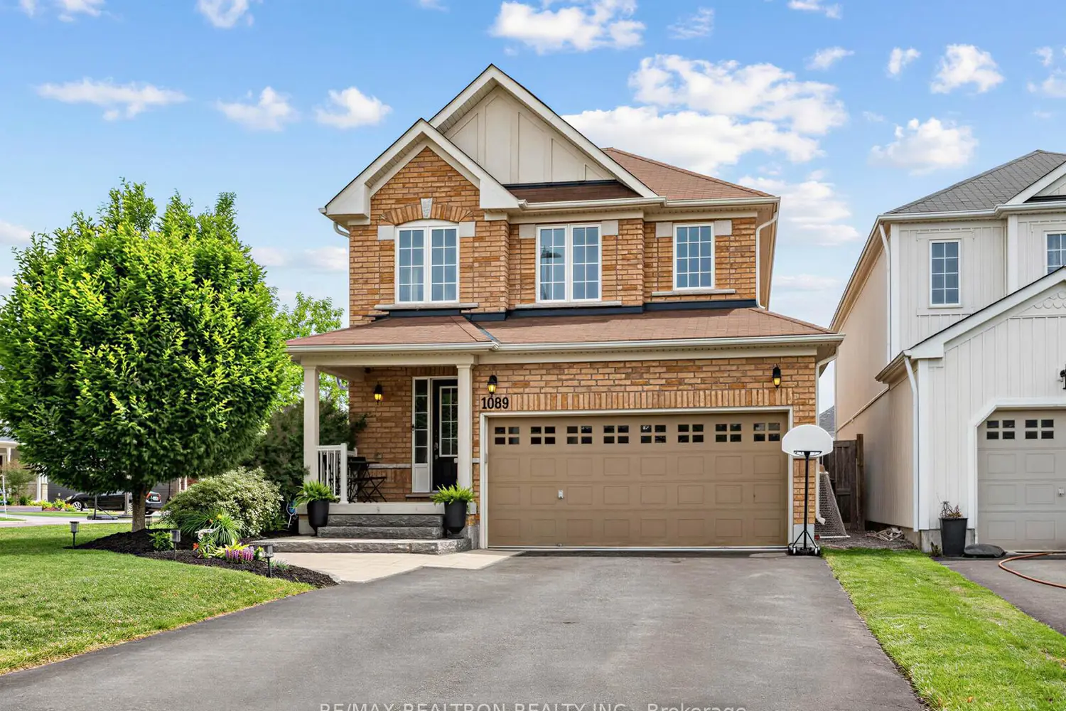1089 Edward Bolton Crescent