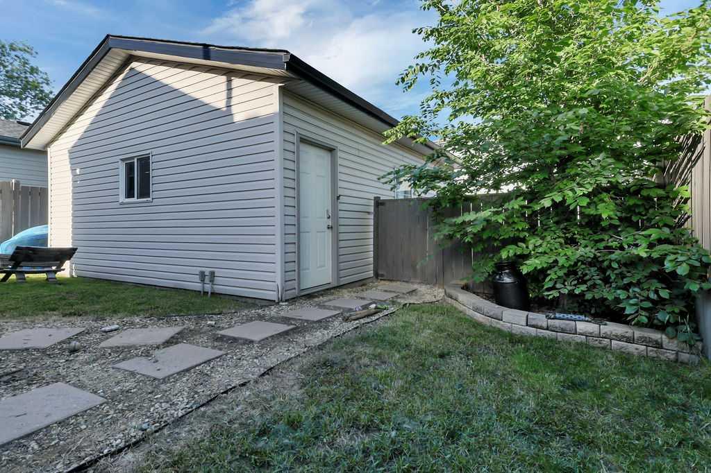 23 Jacobs Close, Red Deer, AB, T4P 4C8 photo 5