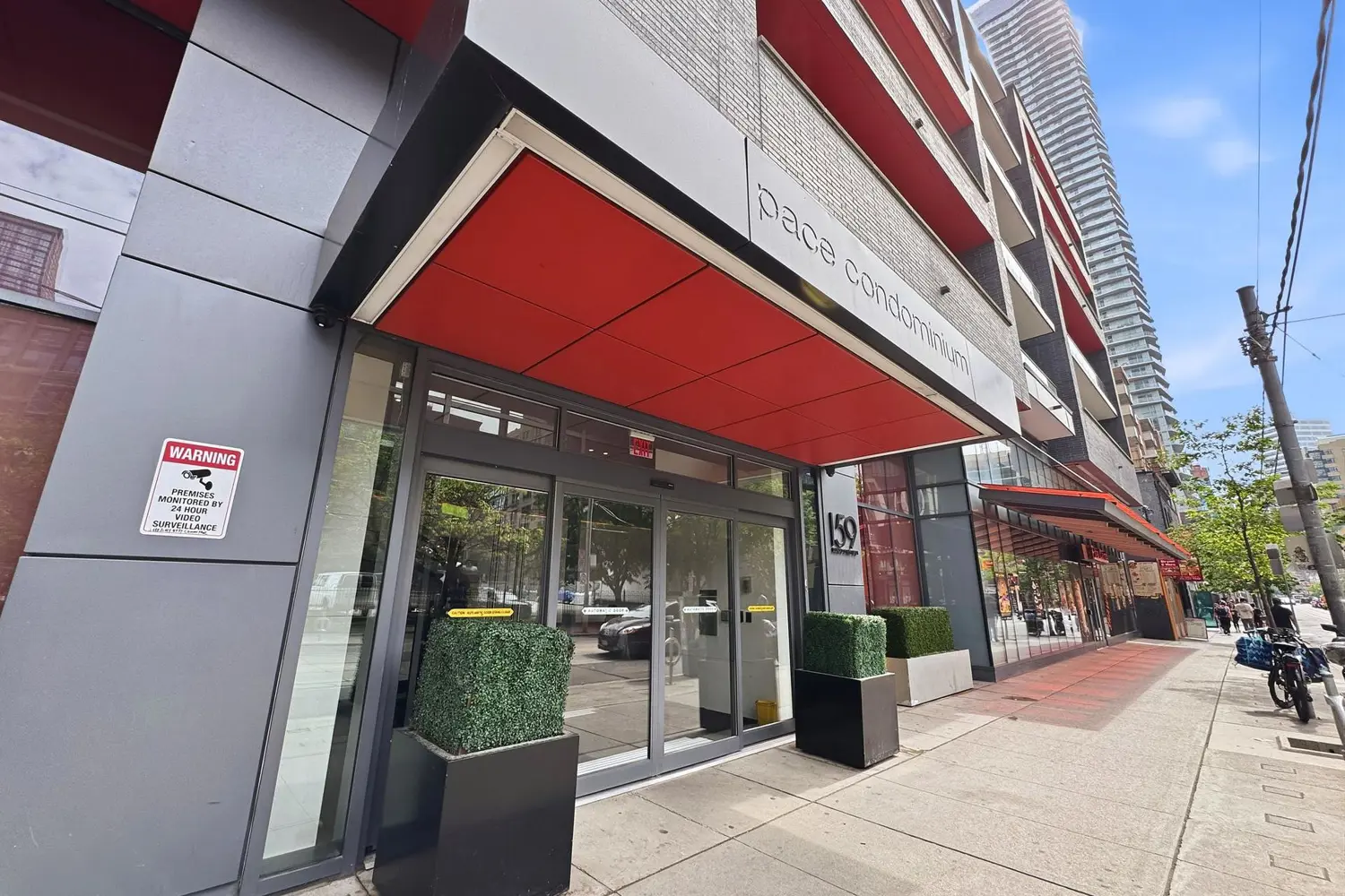 159 Dundas Street 2909 photo 3