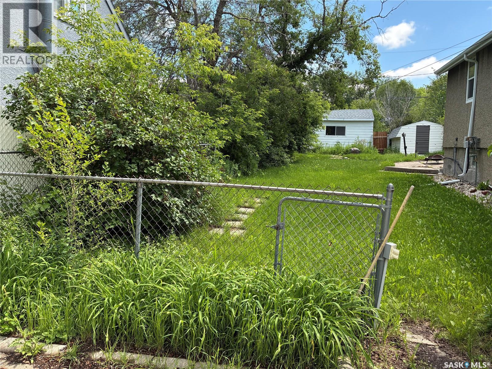 1447 Mcintosh Street, Regina, SK, S4T5C4