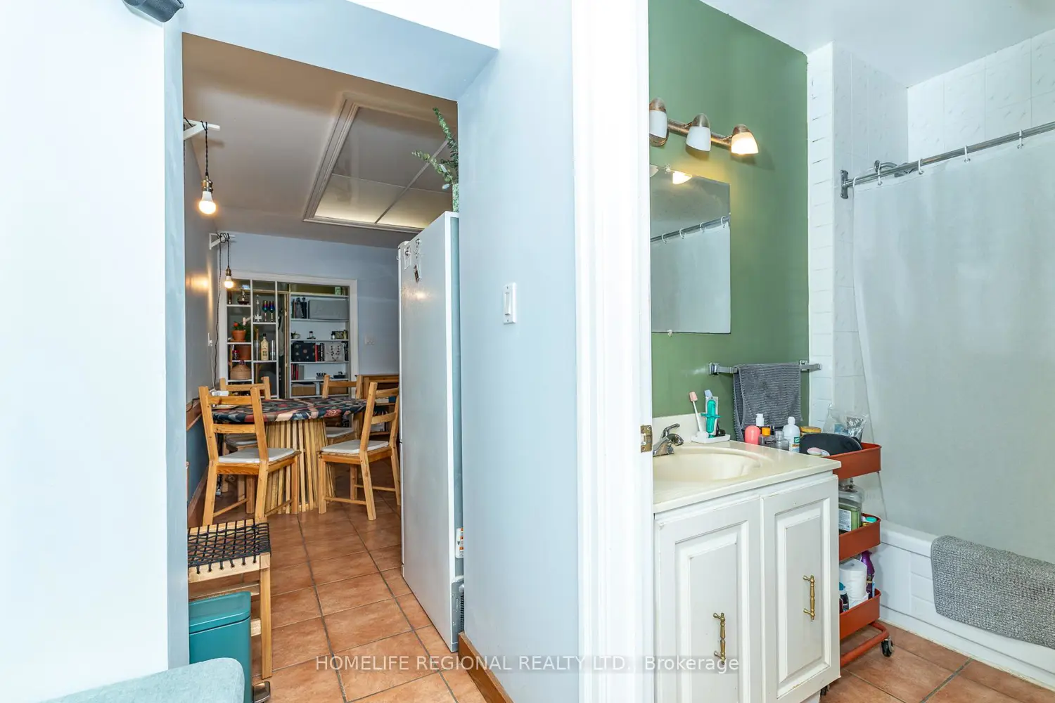 122 Emerson Avenue photo 3