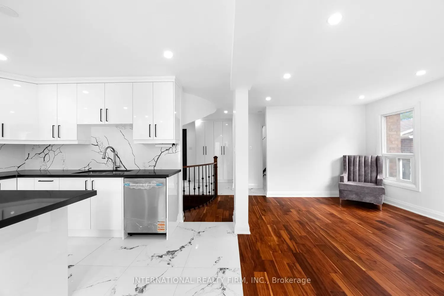 60 Major William Sharpe Drive photo 3