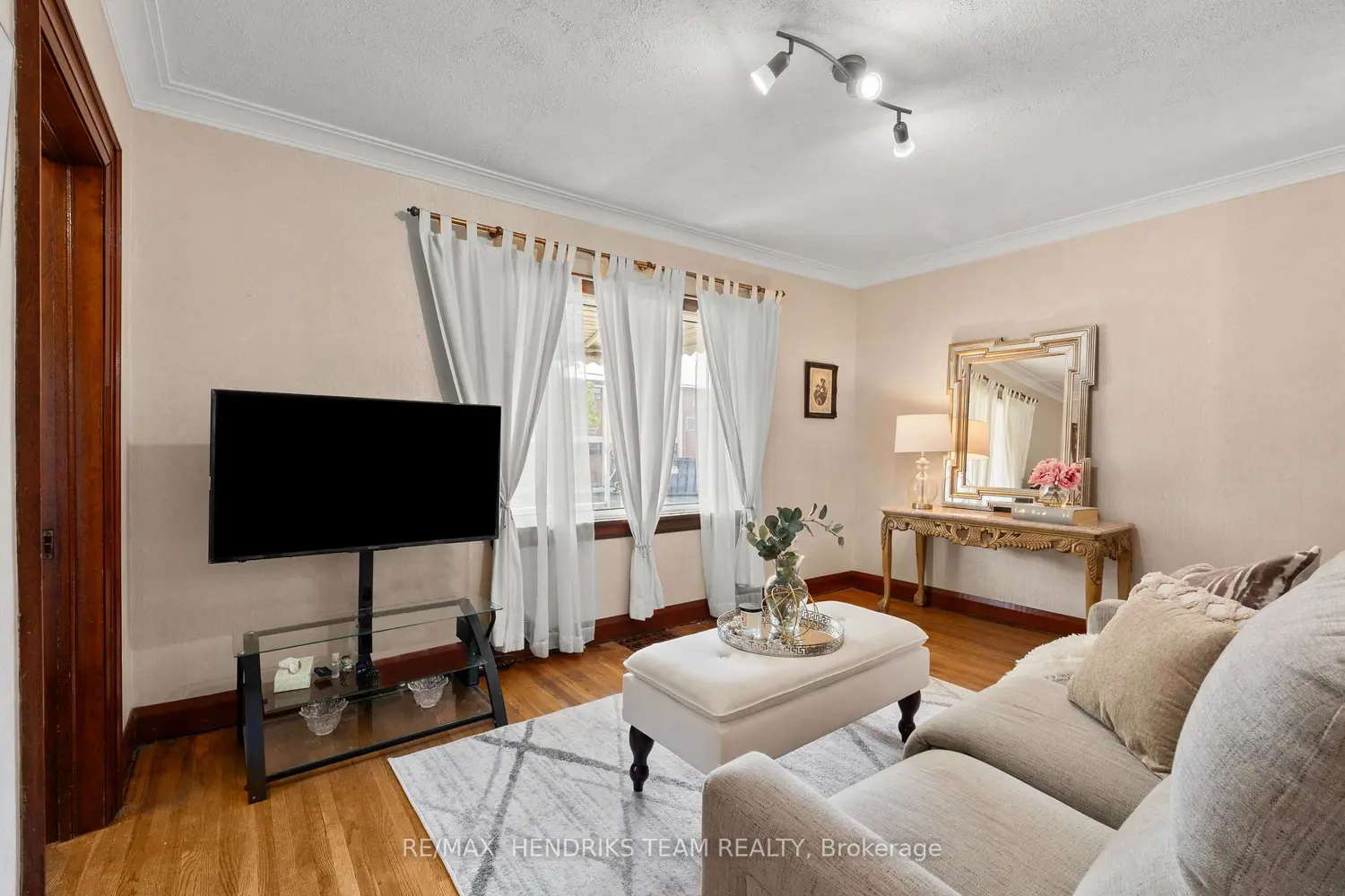 70 Carleton Street photo 5