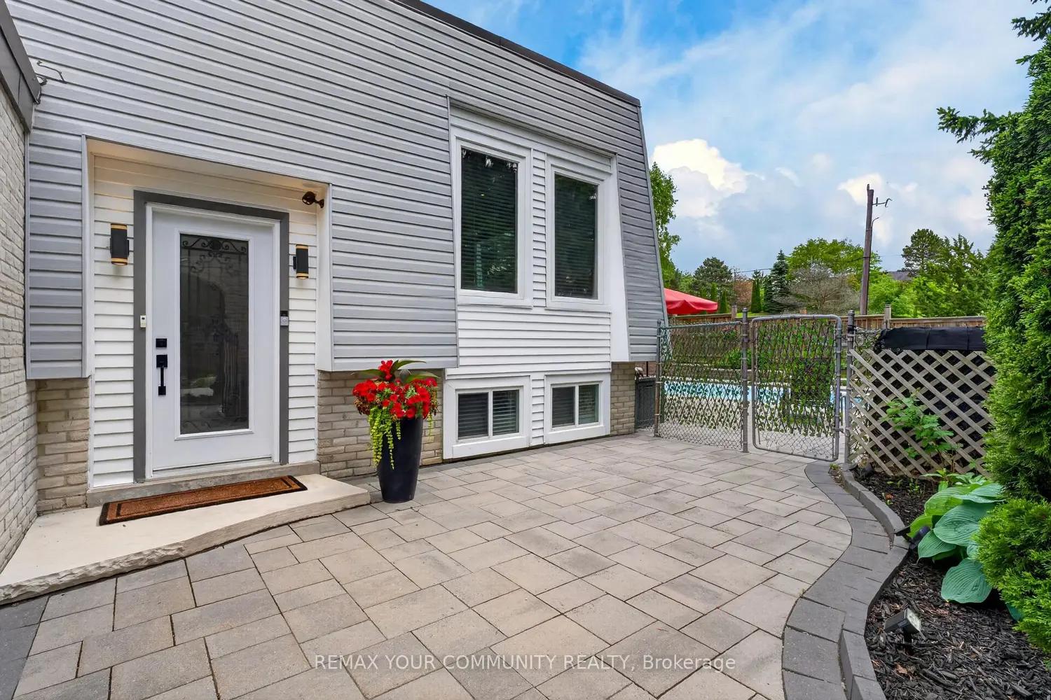 44 Pineridge Drive photo 5