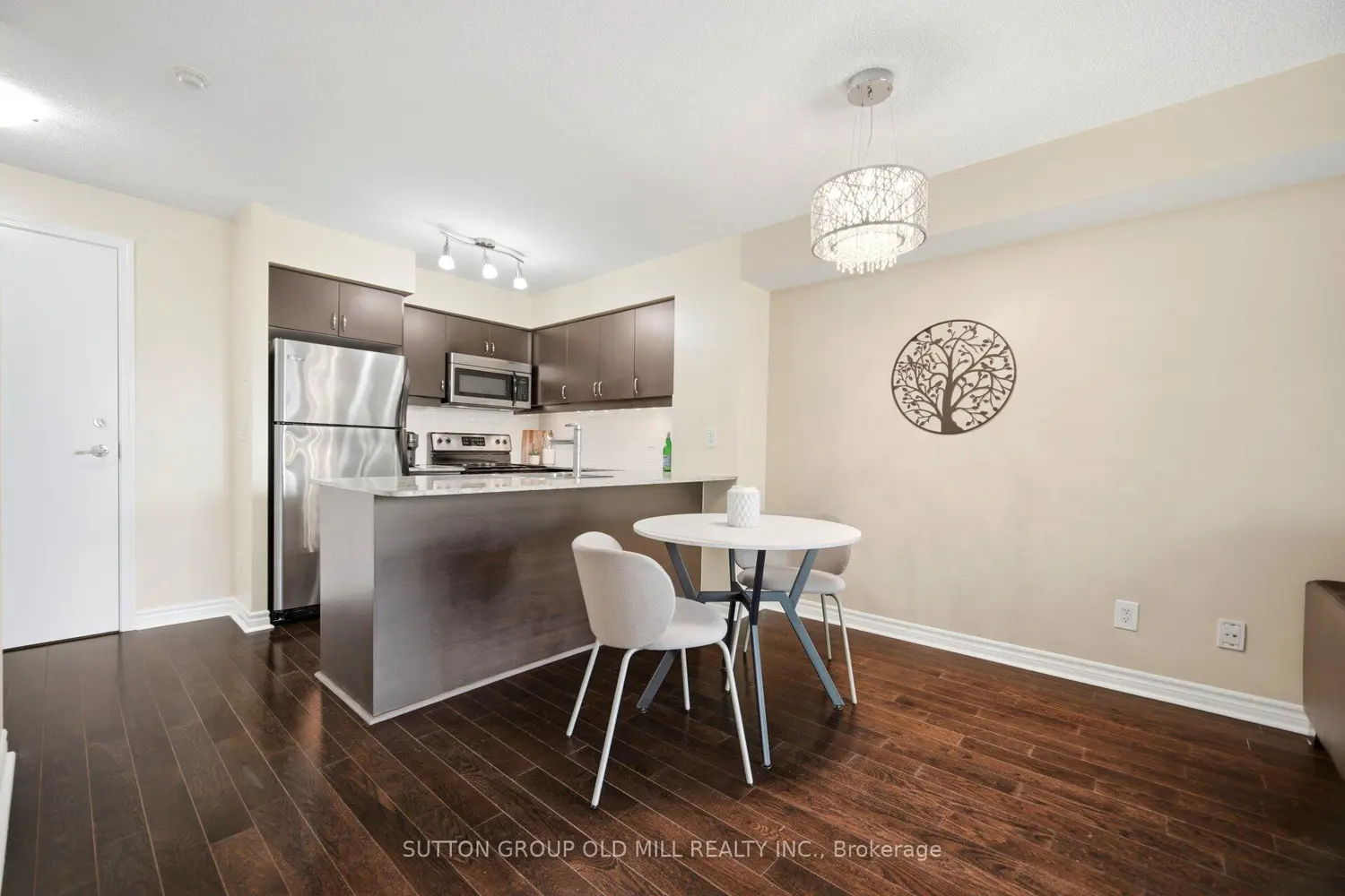 27 Rean Drive 311 photo 5