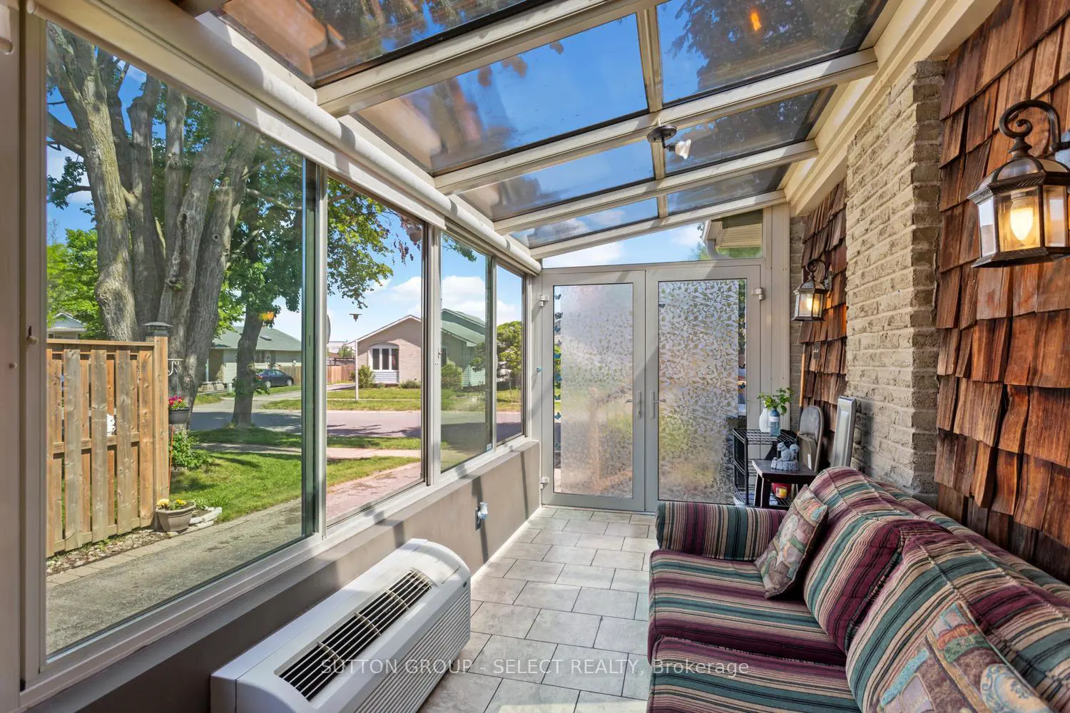 31 Renny Crescent photo 2