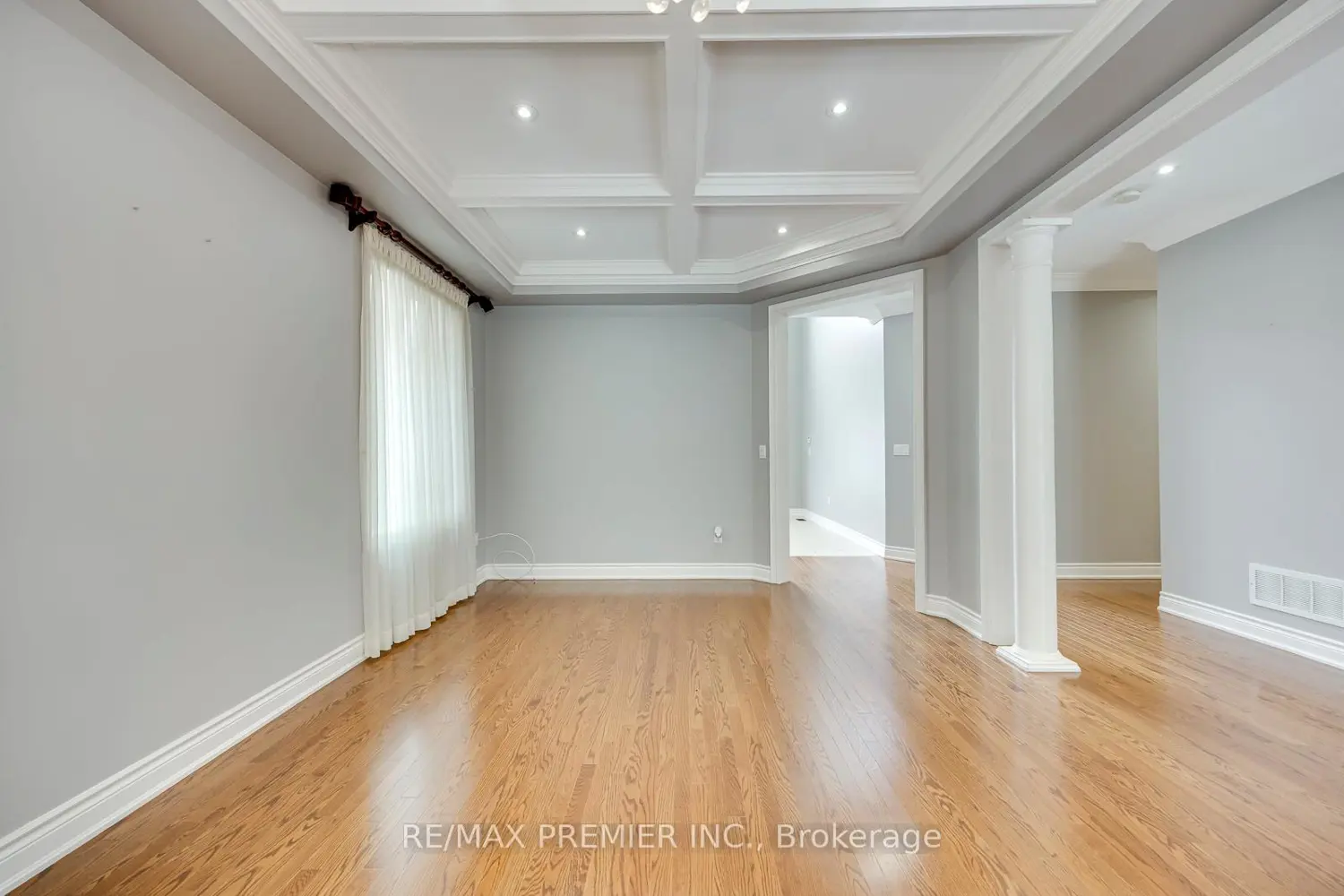 26 Maybeck Drive photo 3