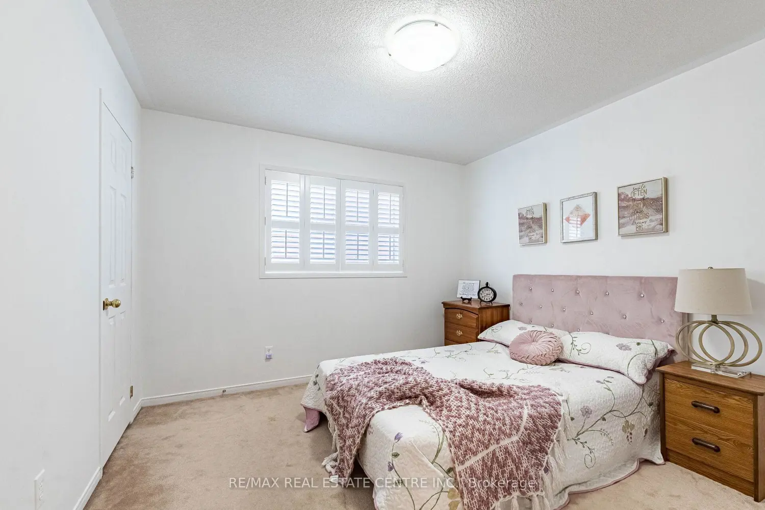 4322 Goldenrod Crescent photo 5