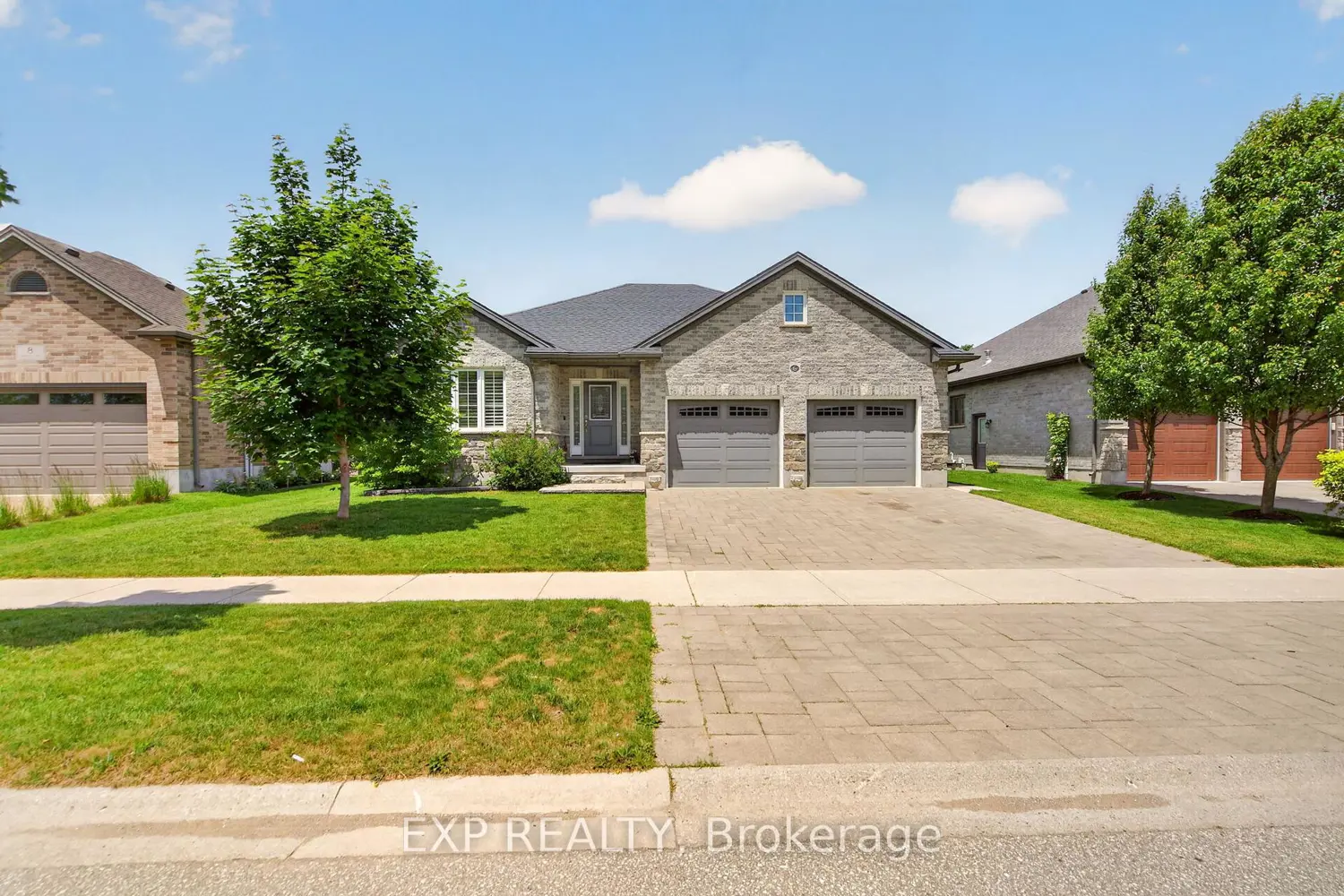 6 Caverhill Crescent