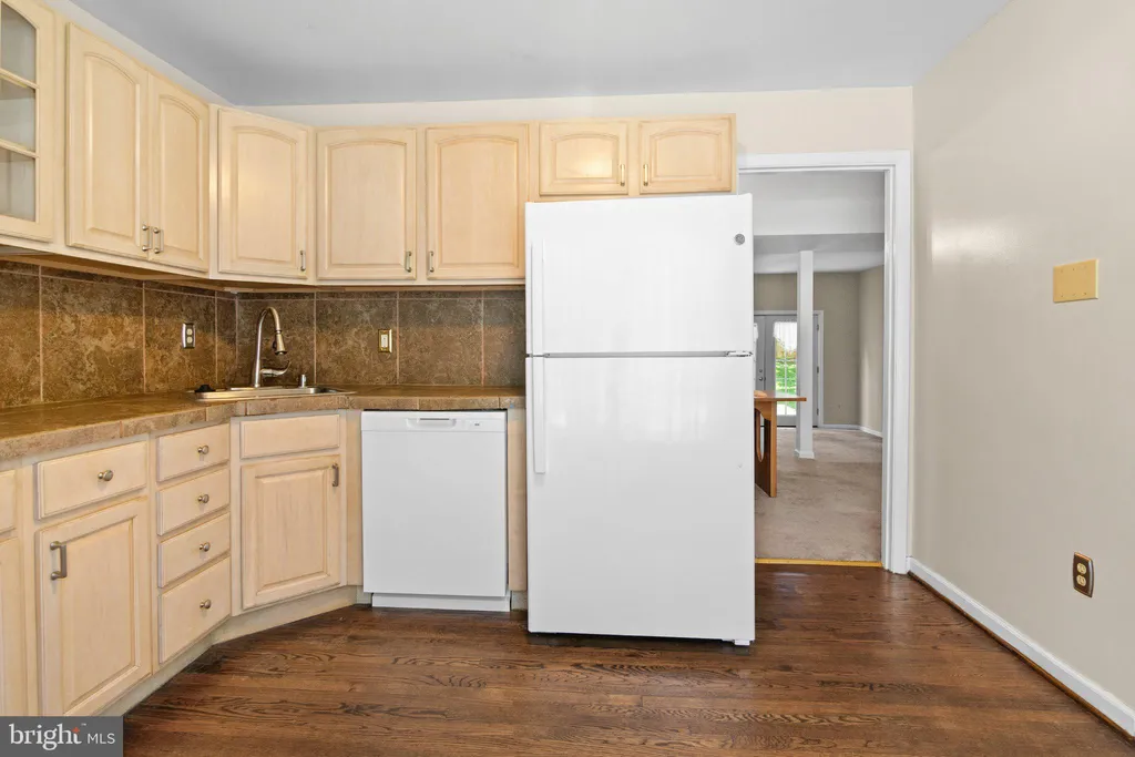 11 Strabane Ct, Baltimore, MD 21234 photo 5
